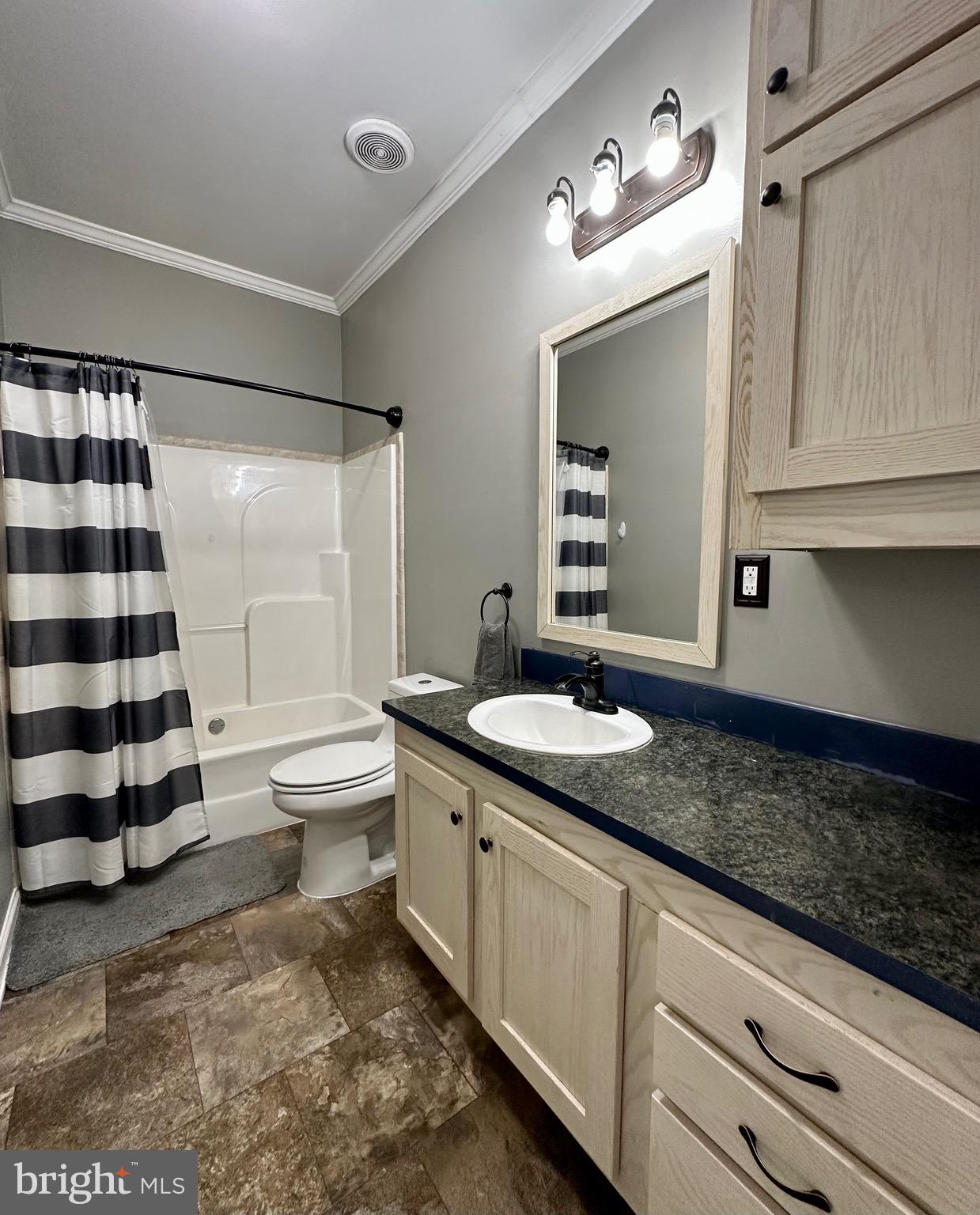 HICKORY RIDGE - Residential Lease