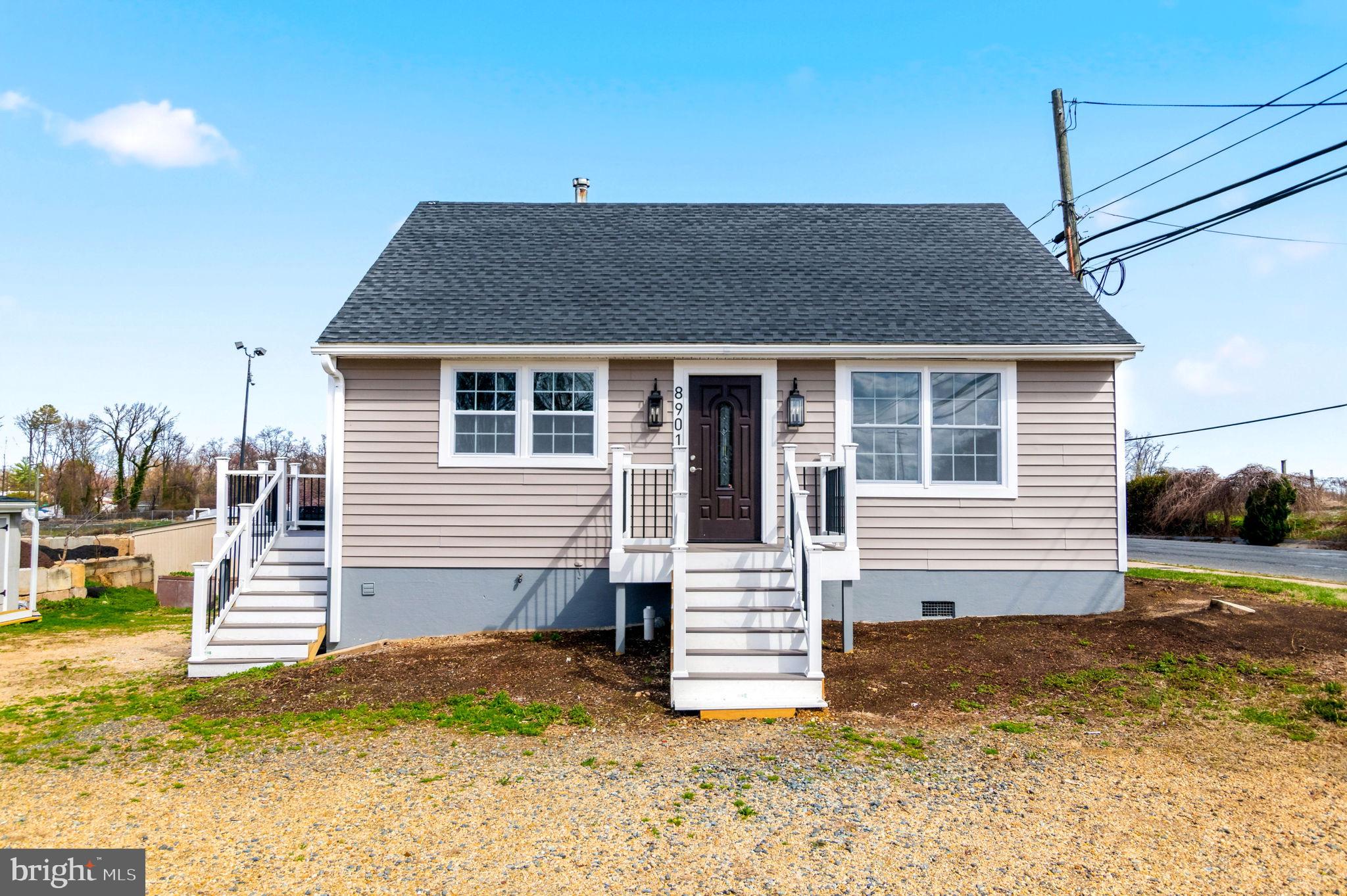```!!!!!!Come see thi fully remodel single family home, Perfect for first time buyer or Investment 
Newer roof, new siding, new deck, new floors, new kitchen, new bathroom, new doors, new baseboards, and the list is endless.
Make an appointment before its gone.