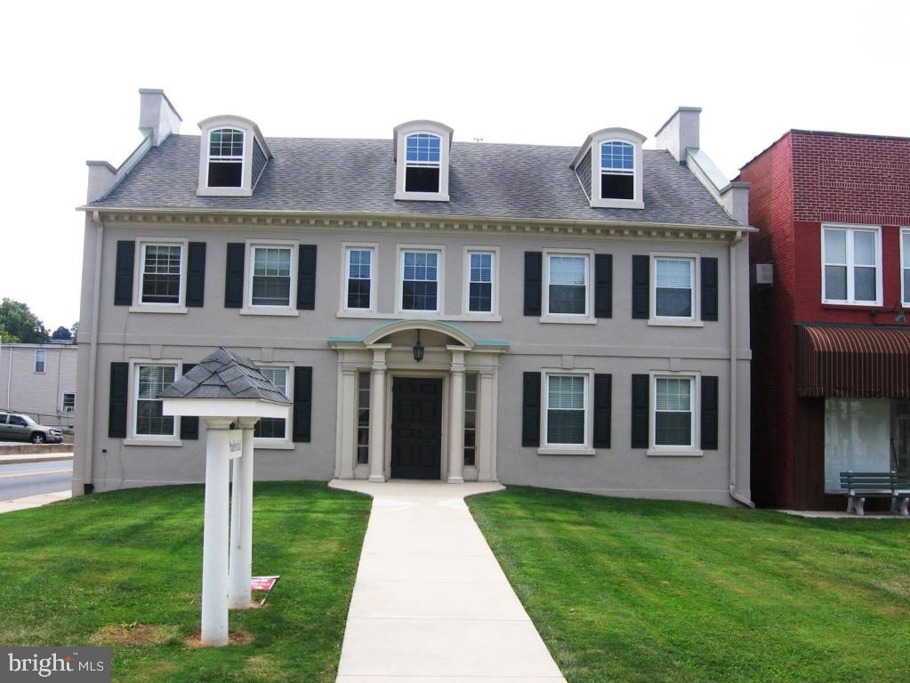 2 room office suite in a classy downtown Ephrata building. A great space for any professional business.