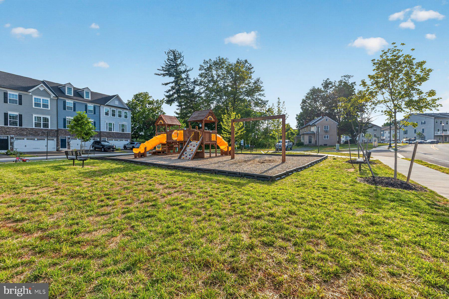 BELLE AIR TOWNHOMES - Residential