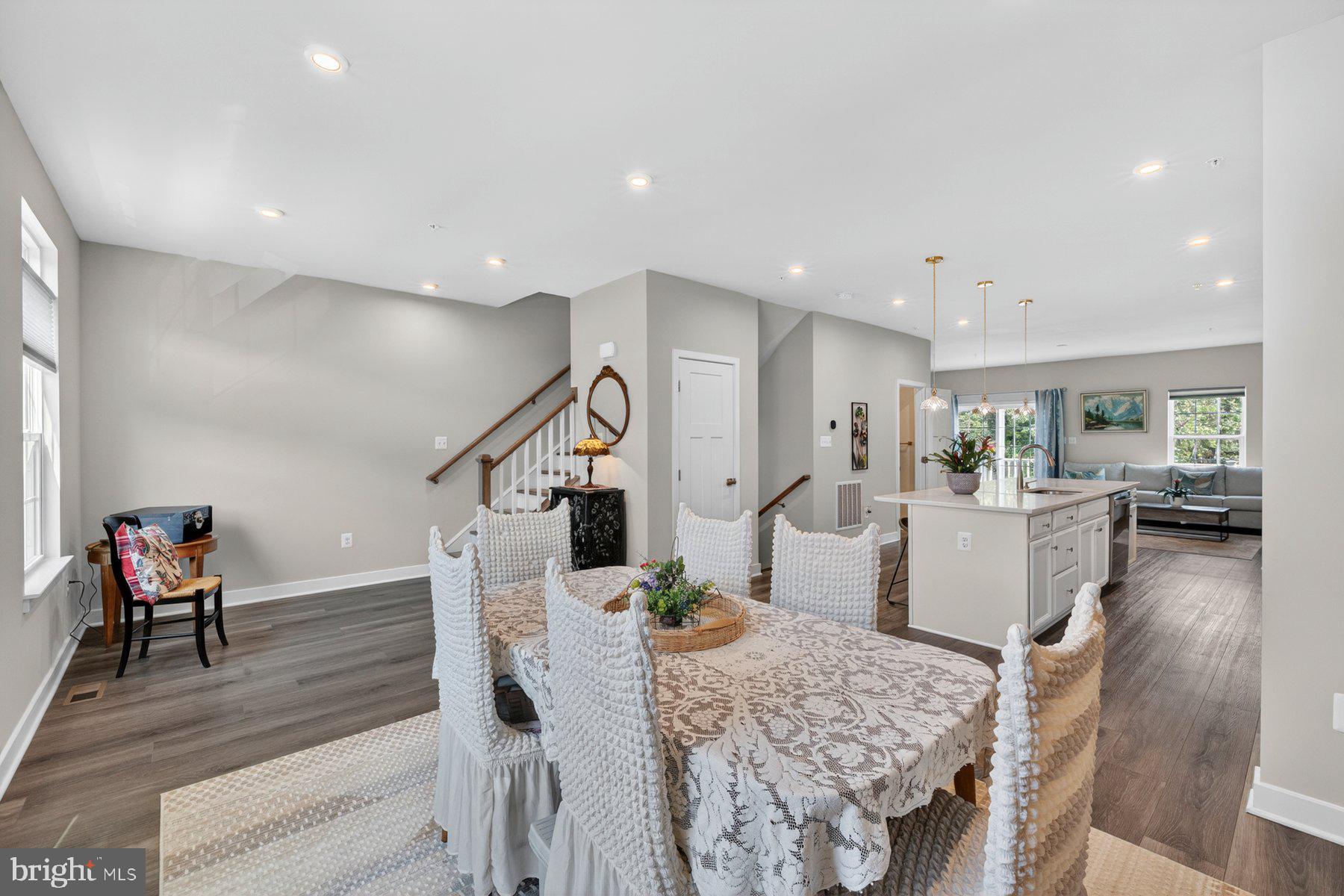 BELLE AIR TOWNHOMES - Residential