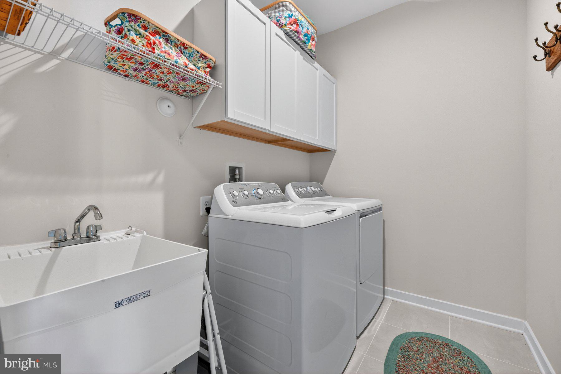 BELLE AIR TOWNHOMES - Residential