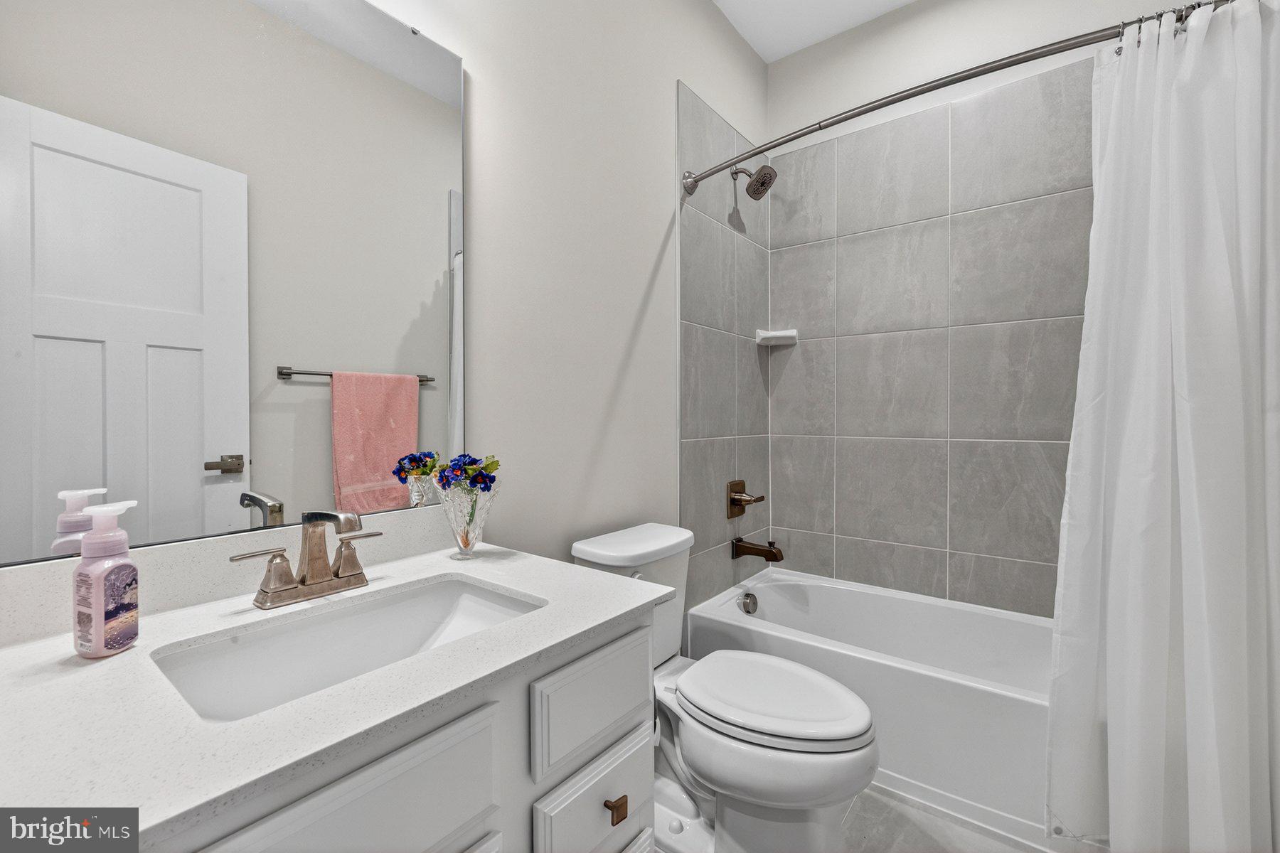 BELLE AIR TOWNHOMES - Residential