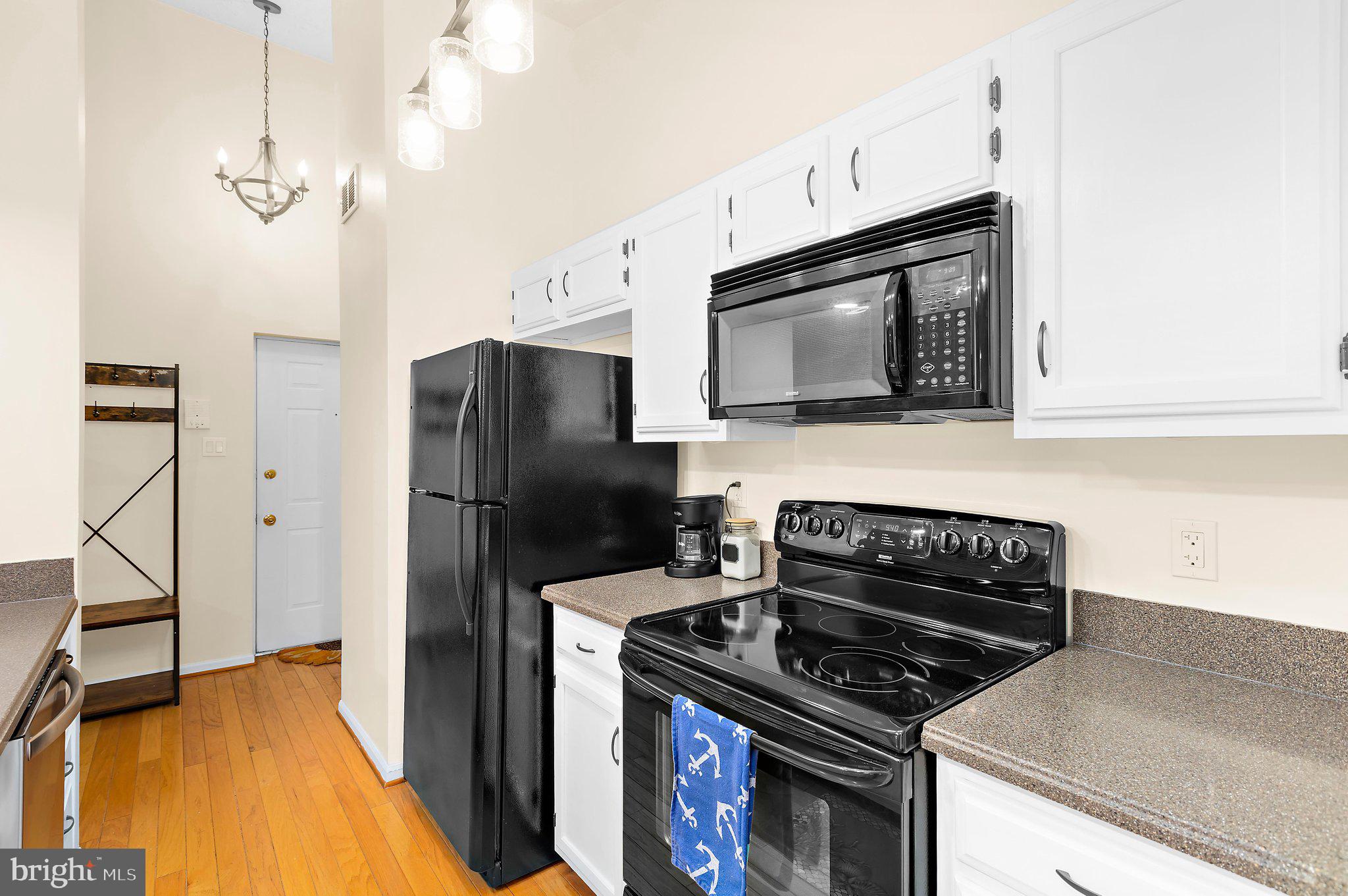 DEEP CREEK COMMONS - Residential