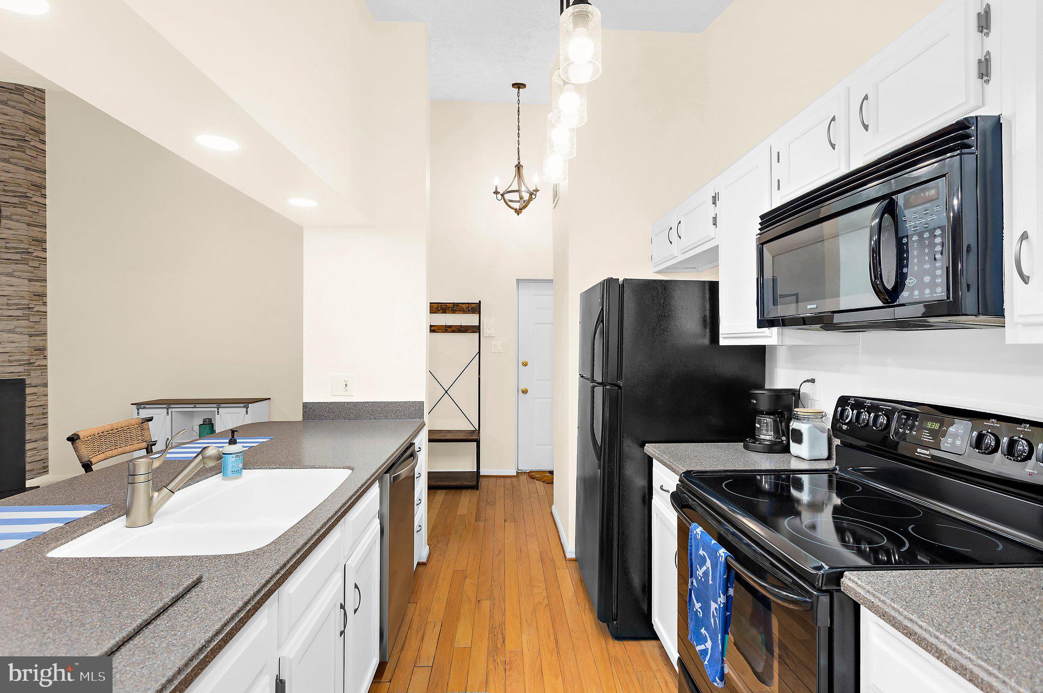 DEEP CREEK COMMONS - Residential