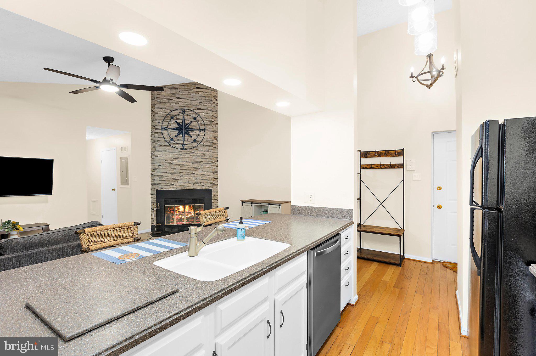 DEEP CREEK COMMONS - Residential