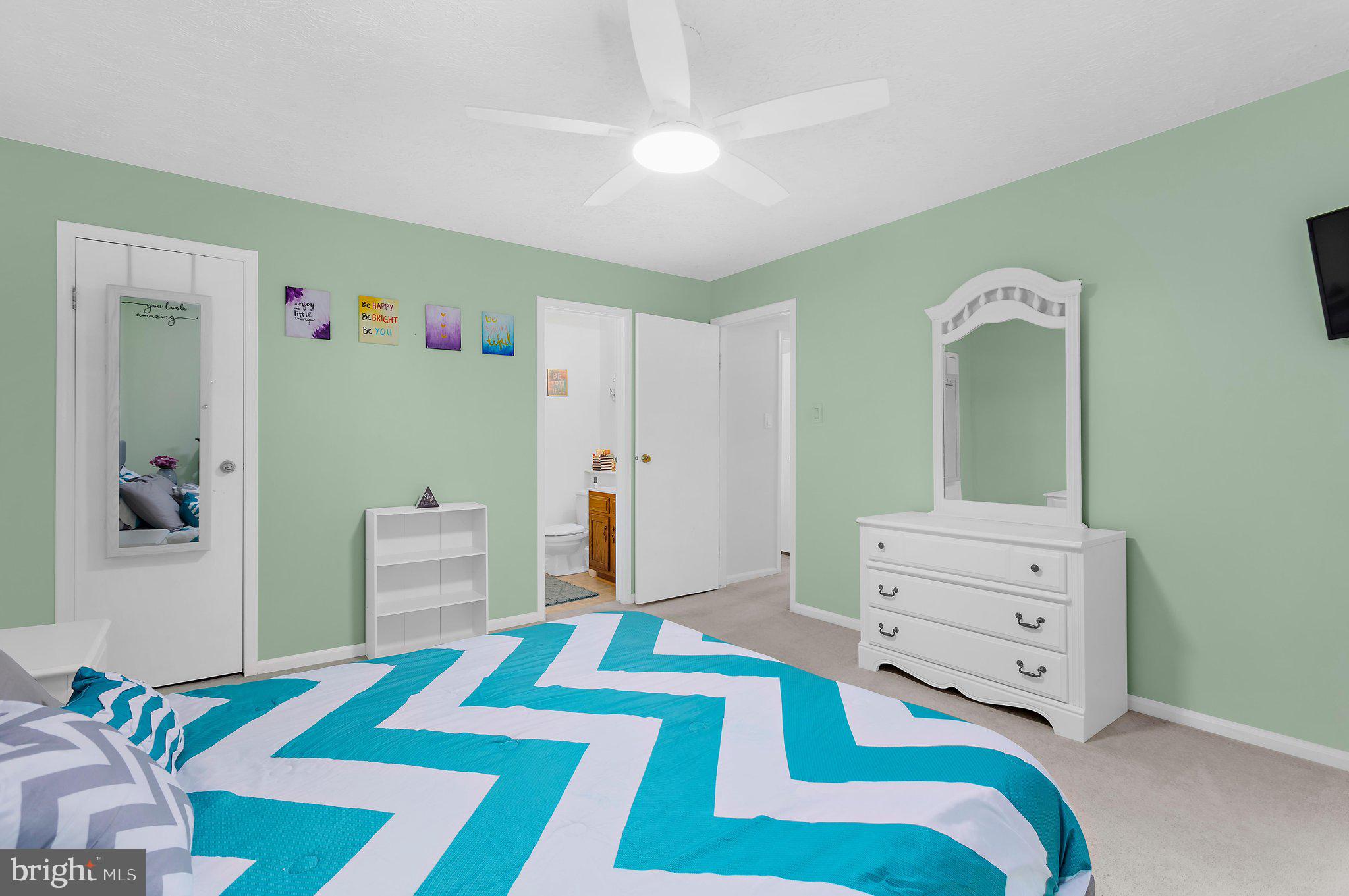 DEEP CREEK COMMONS - Residential