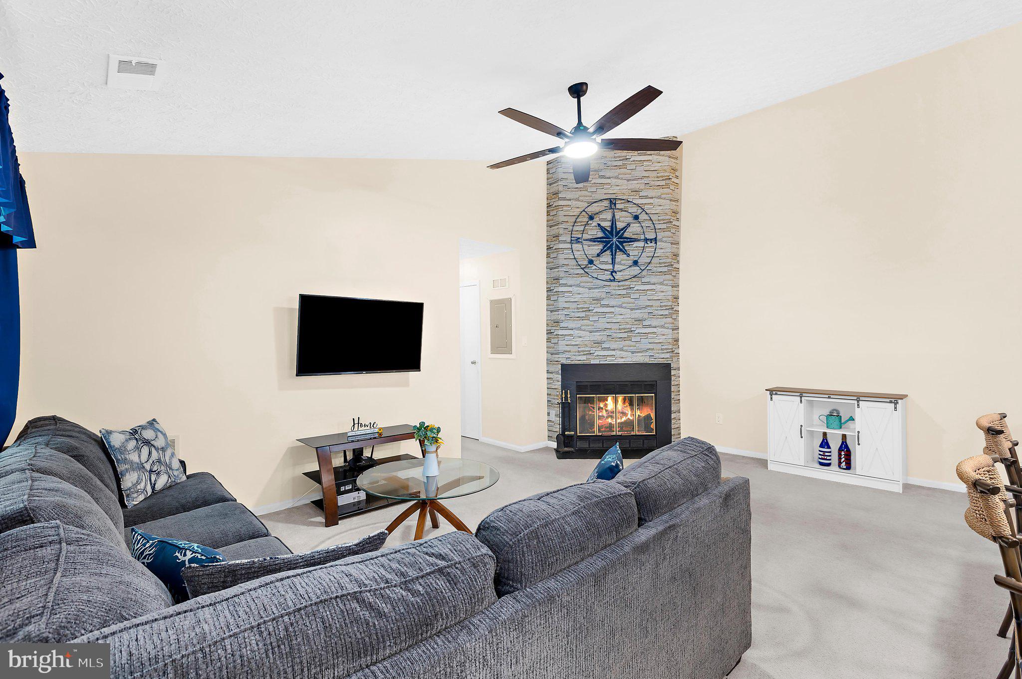 DEEP CREEK COMMONS - Residential