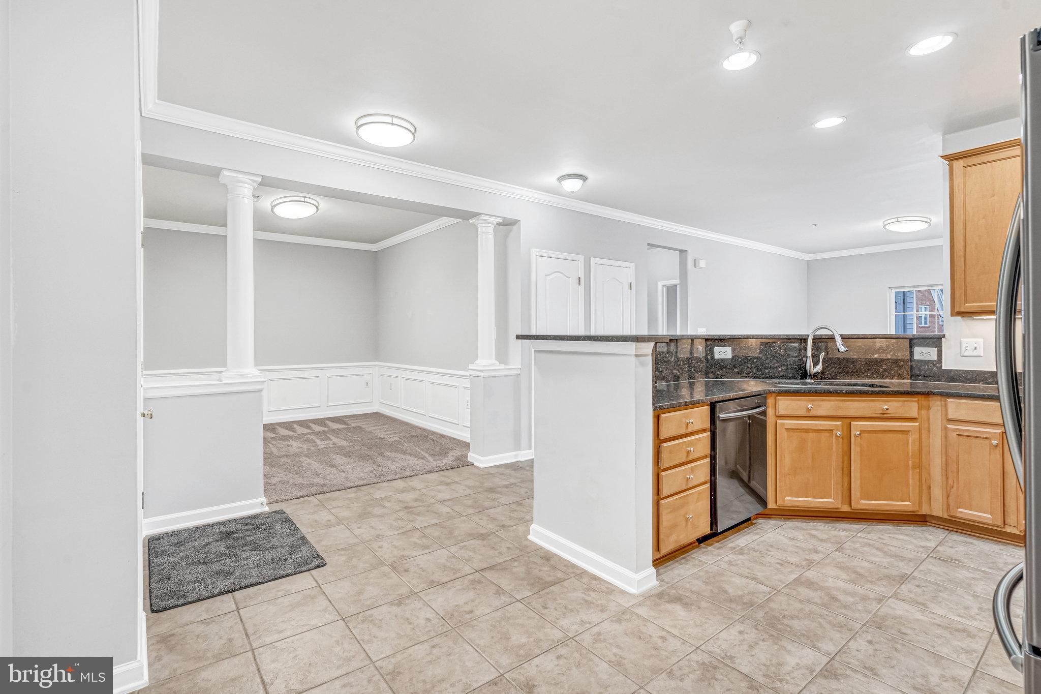 THE RESERVE CONDOMINIUMS - Residential Lease