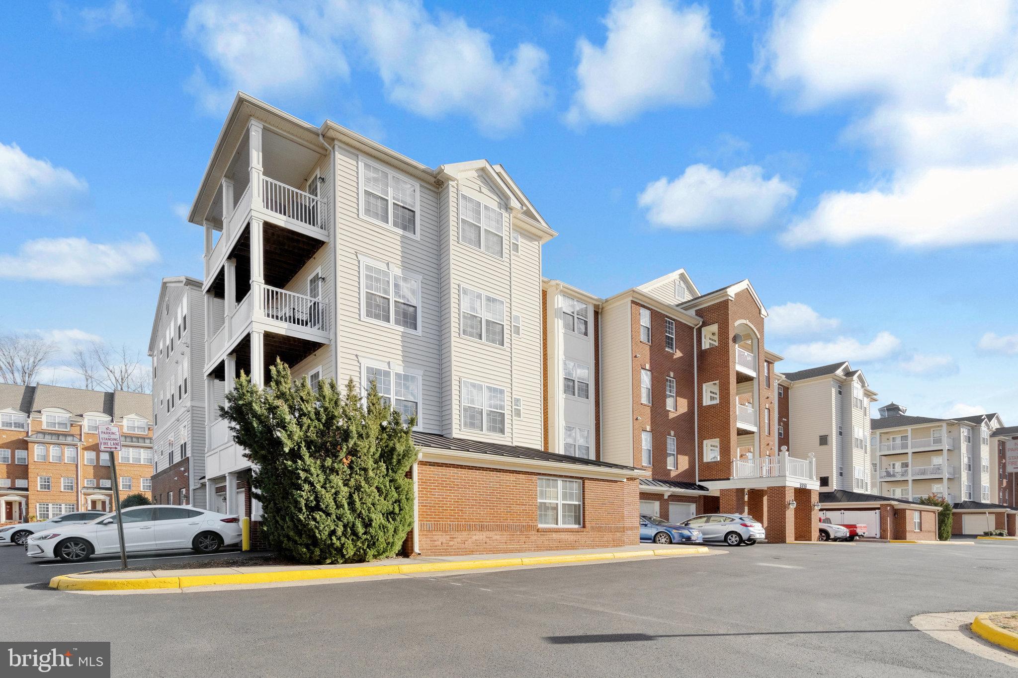 THE RESERVE CONDOMINIUMS - Residential Lease