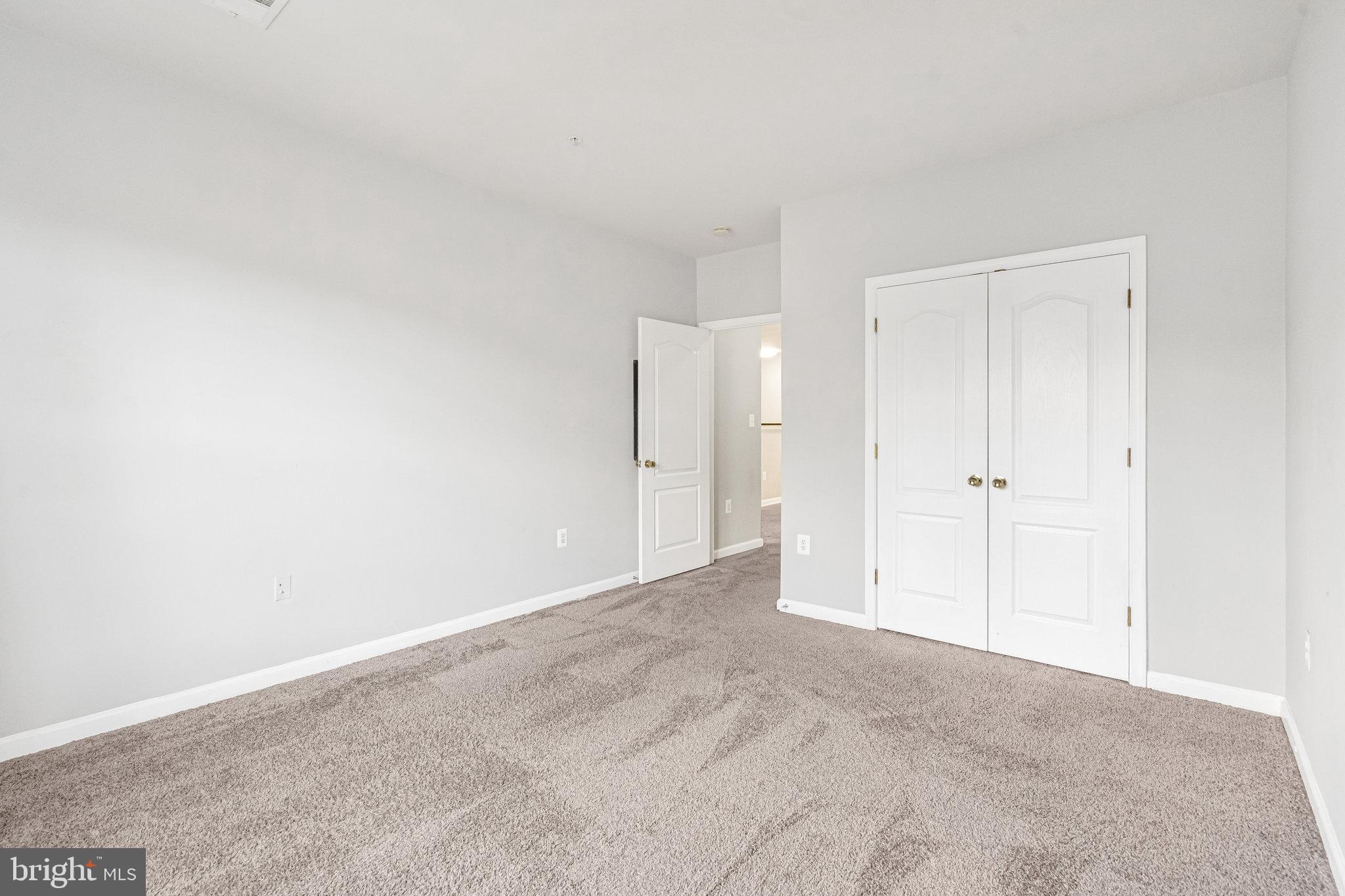 THE RESERVE CONDOMINIUMS - Residential Lease
