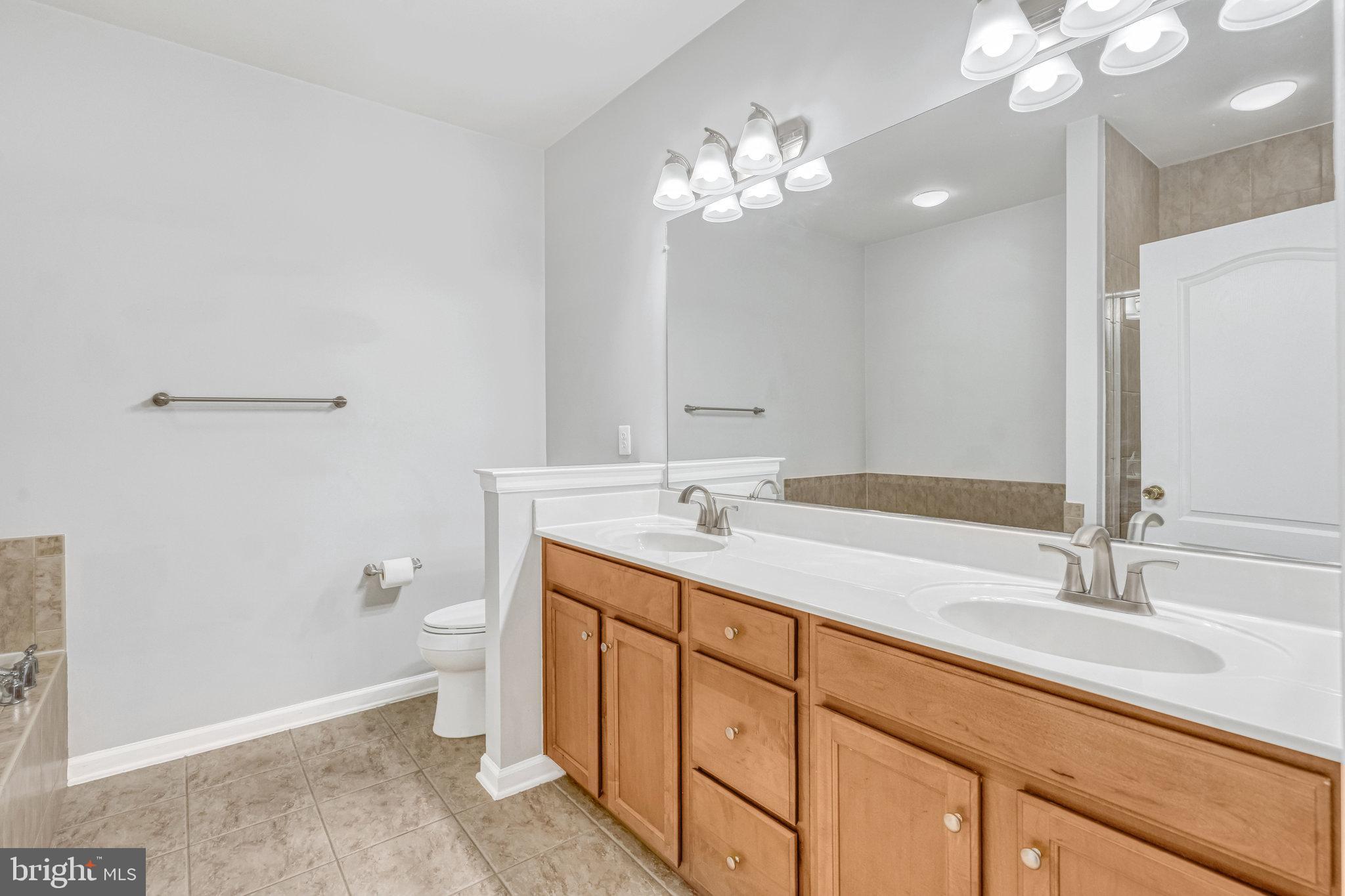 THE RESERVE CONDOMINIUMS - Residential Lease