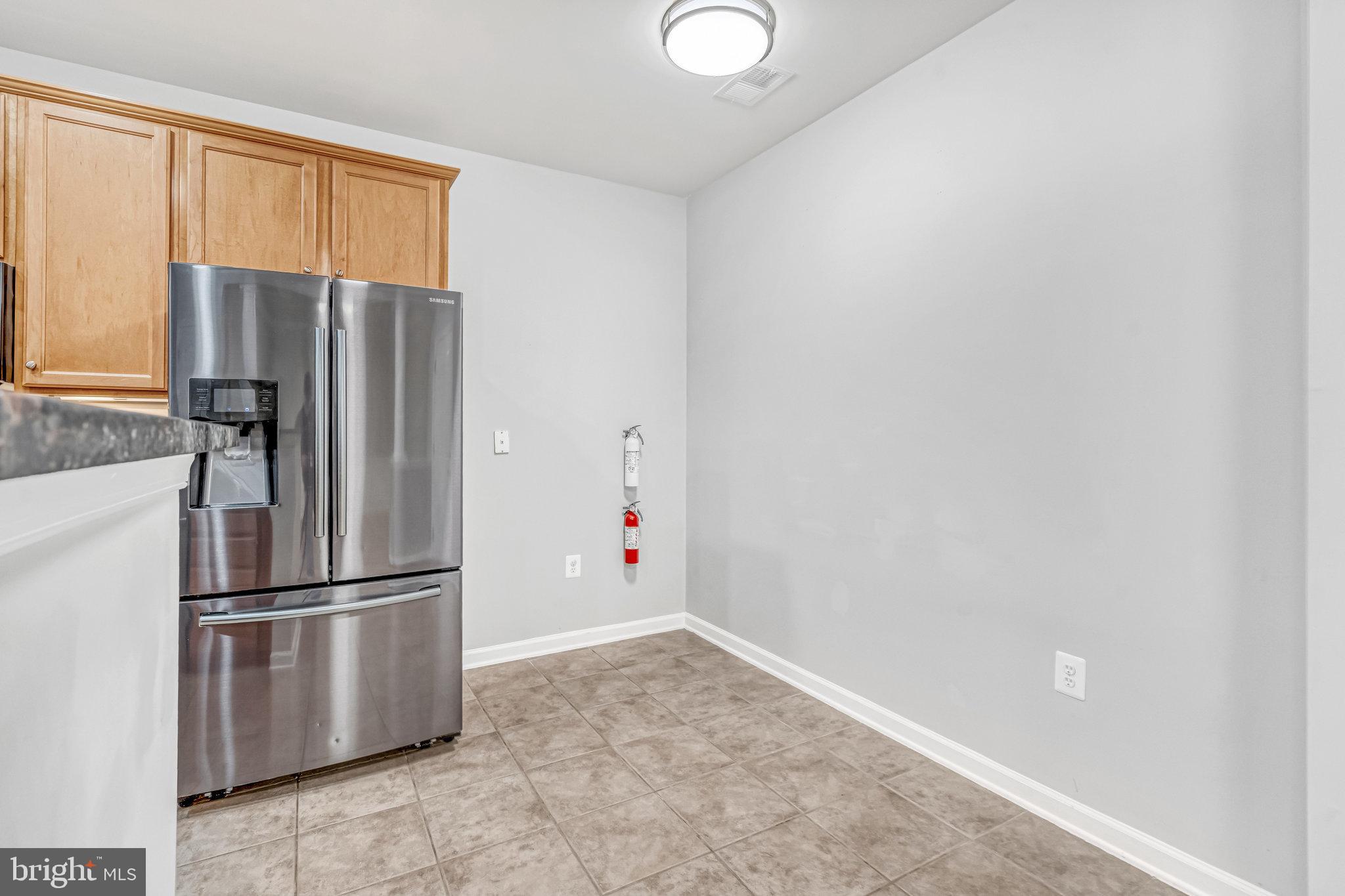 THE RESERVE CONDOMINIUMS - Residential Lease