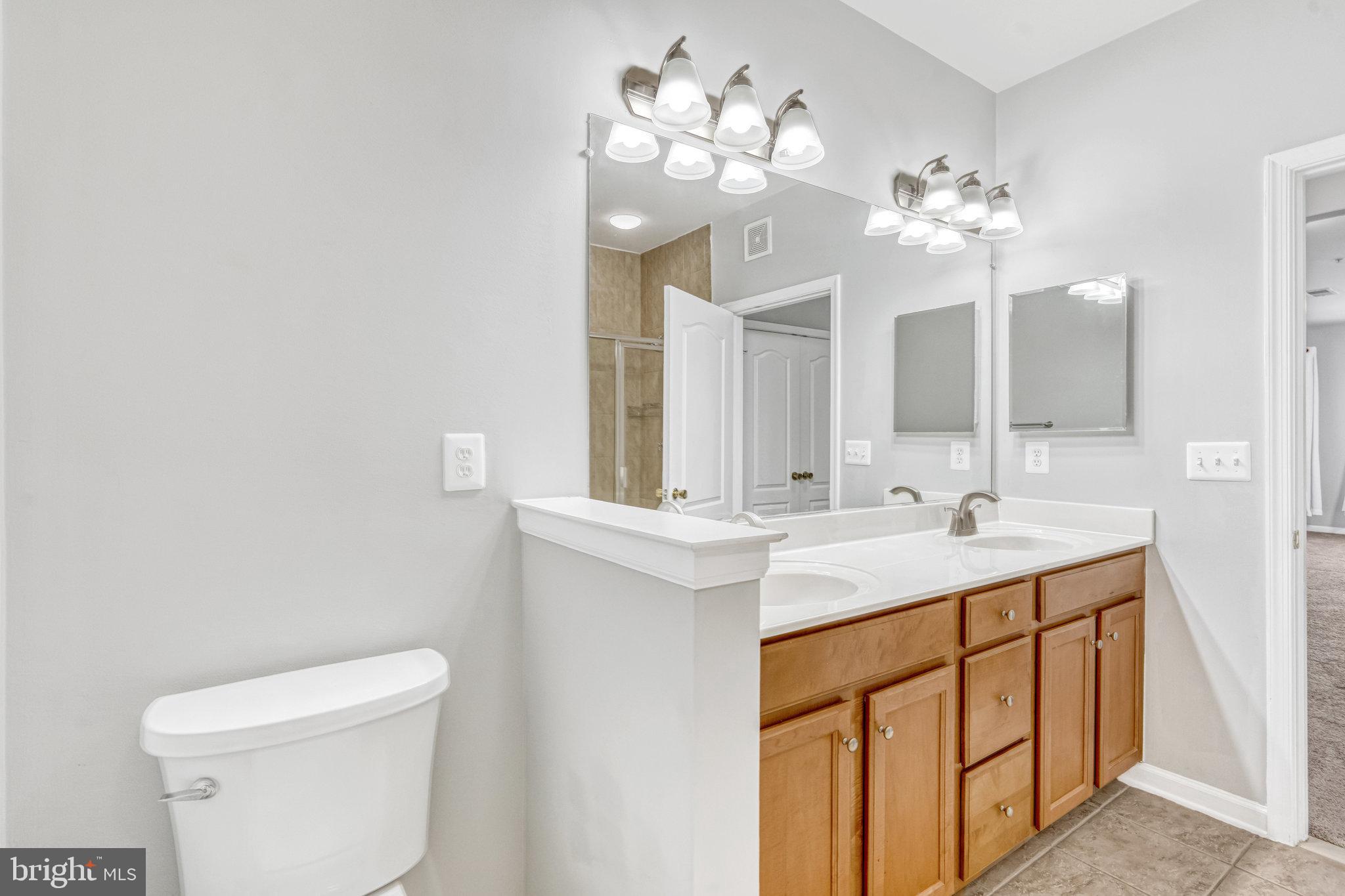 THE RESERVE CONDOMINIUMS - Residential Lease