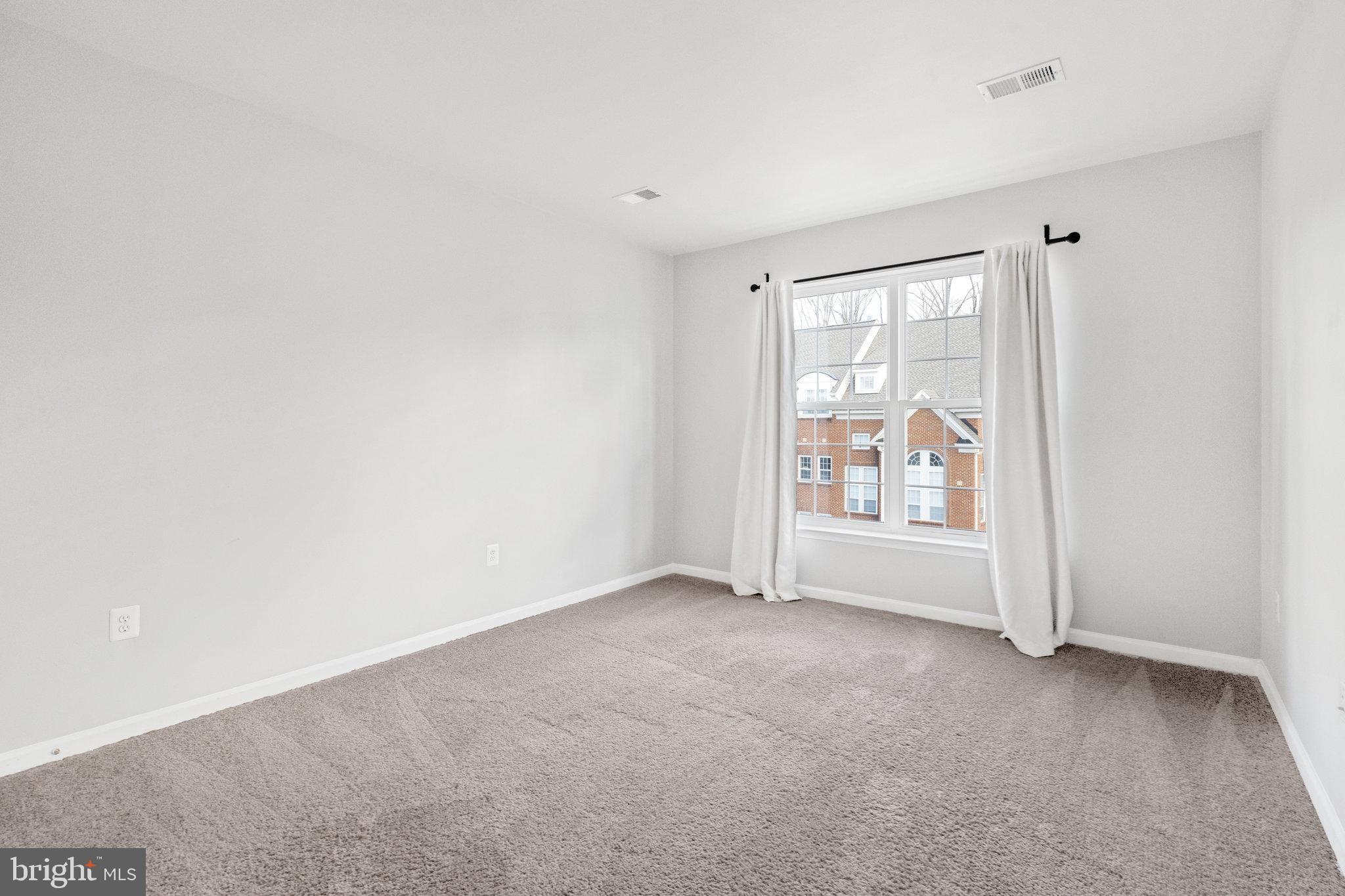 THE RESERVE CONDOMINIUMS - Residential Lease