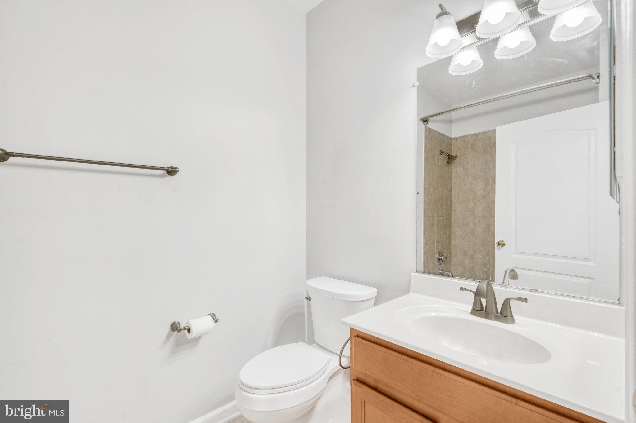 THE RESERVE CONDOMINIUMS - Residential Lease