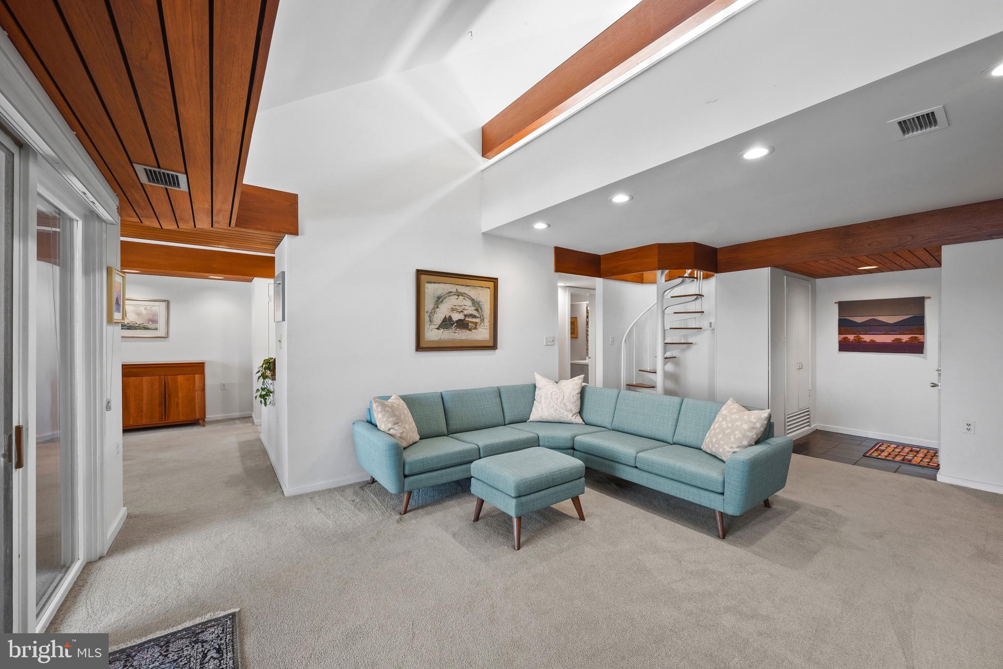 THE POINT CONDO - Residential