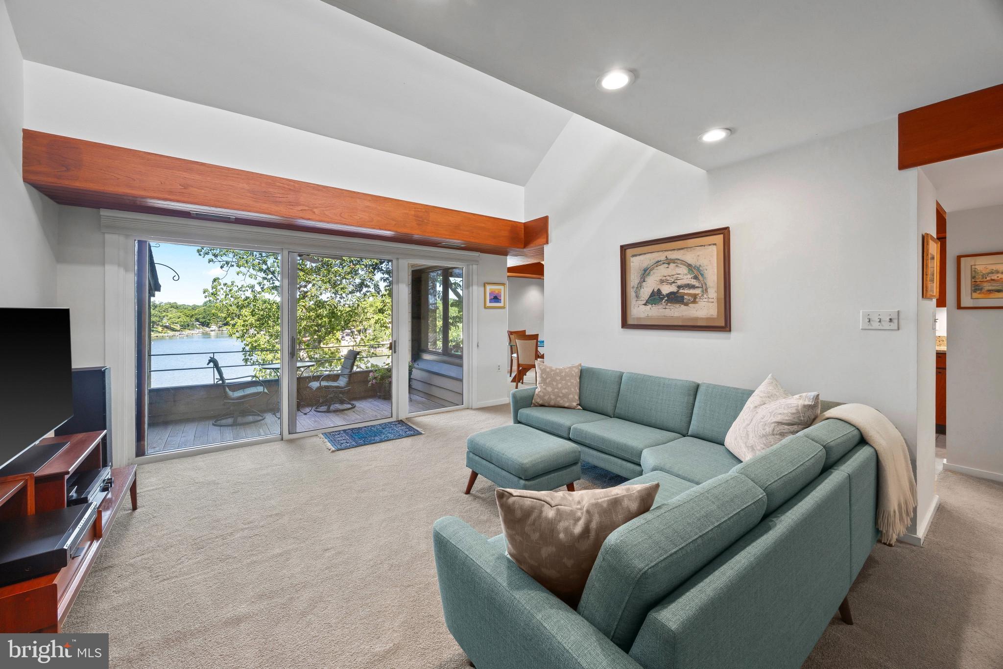 THE POINT CONDO - Residential