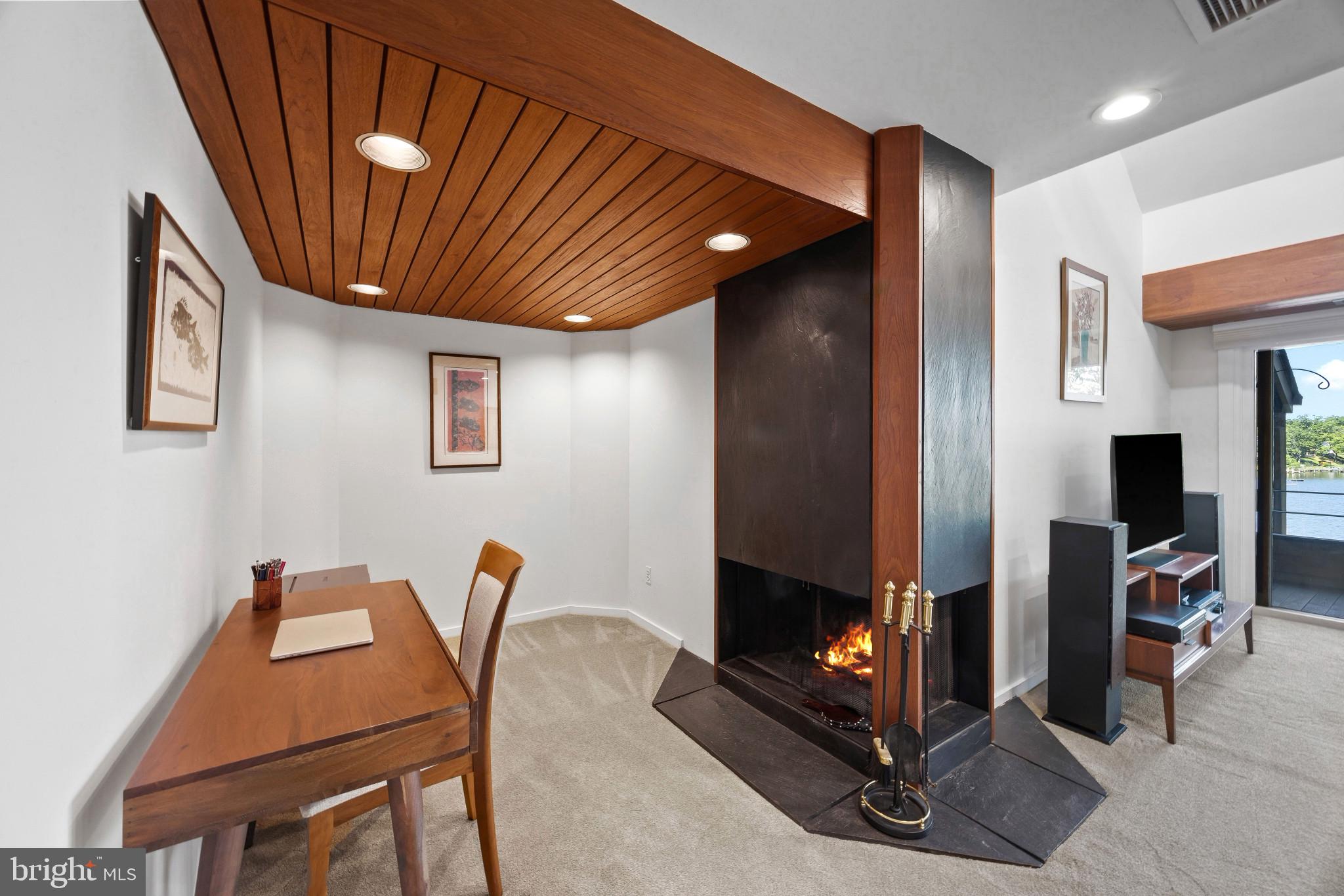 THE POINT CONDO - Residential