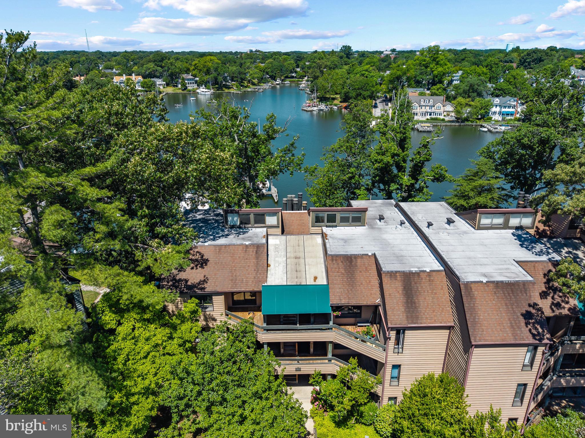 THE POINT CONDO - Residential