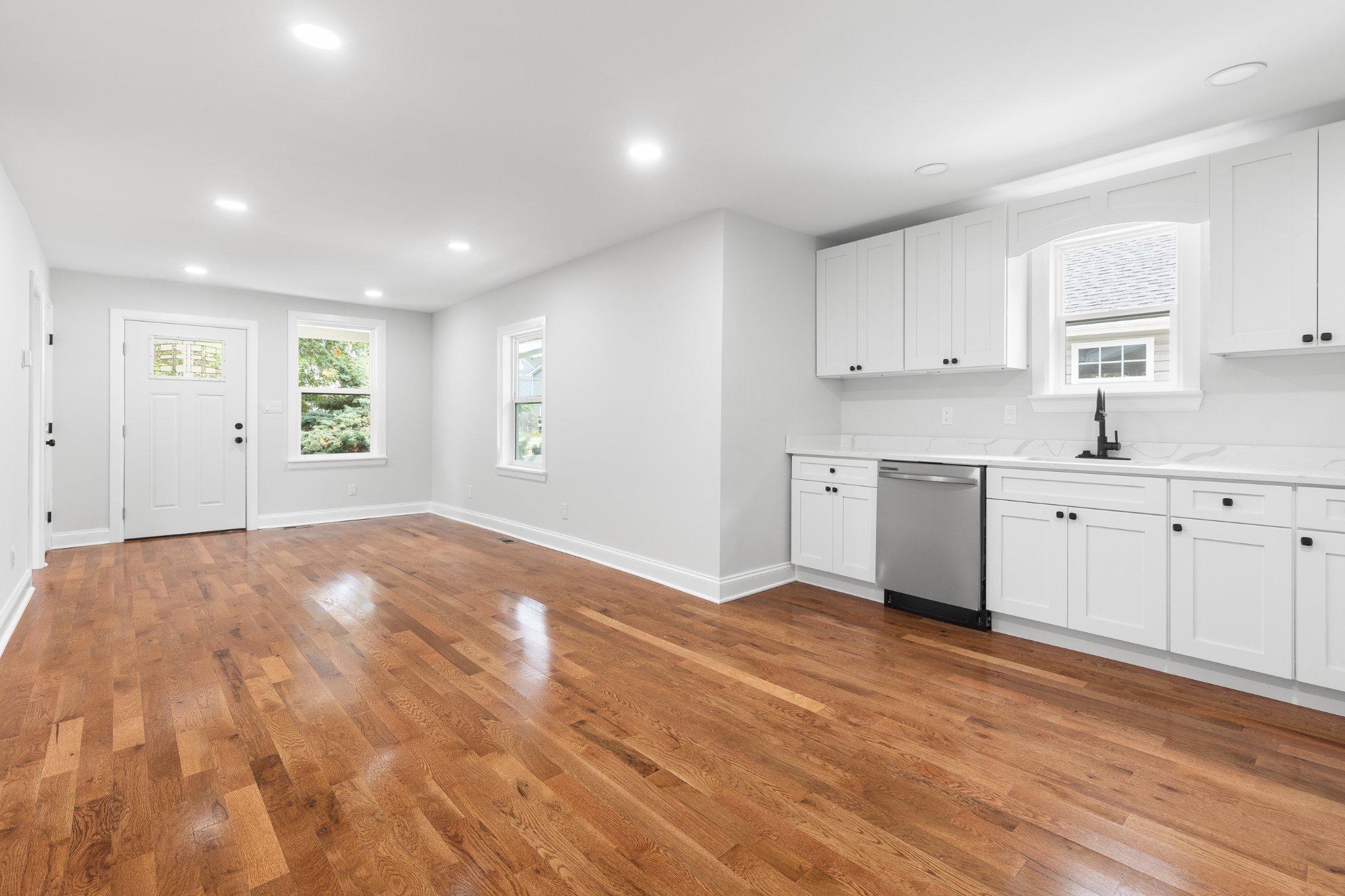 WHITE HOUSE HEIGHTS - Residential