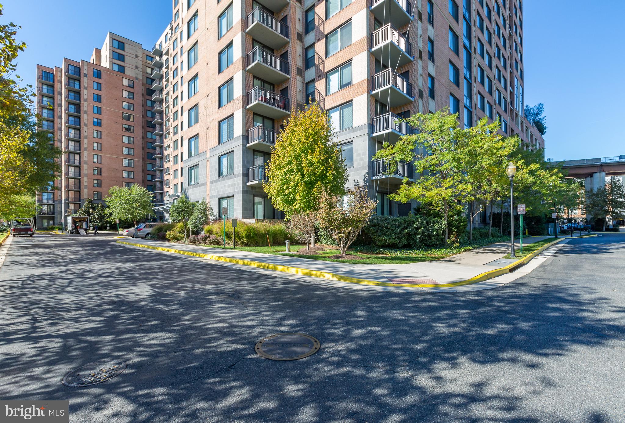 MIDTOWN ALEXANDRIA STATION CONDOMINIUM - Residential