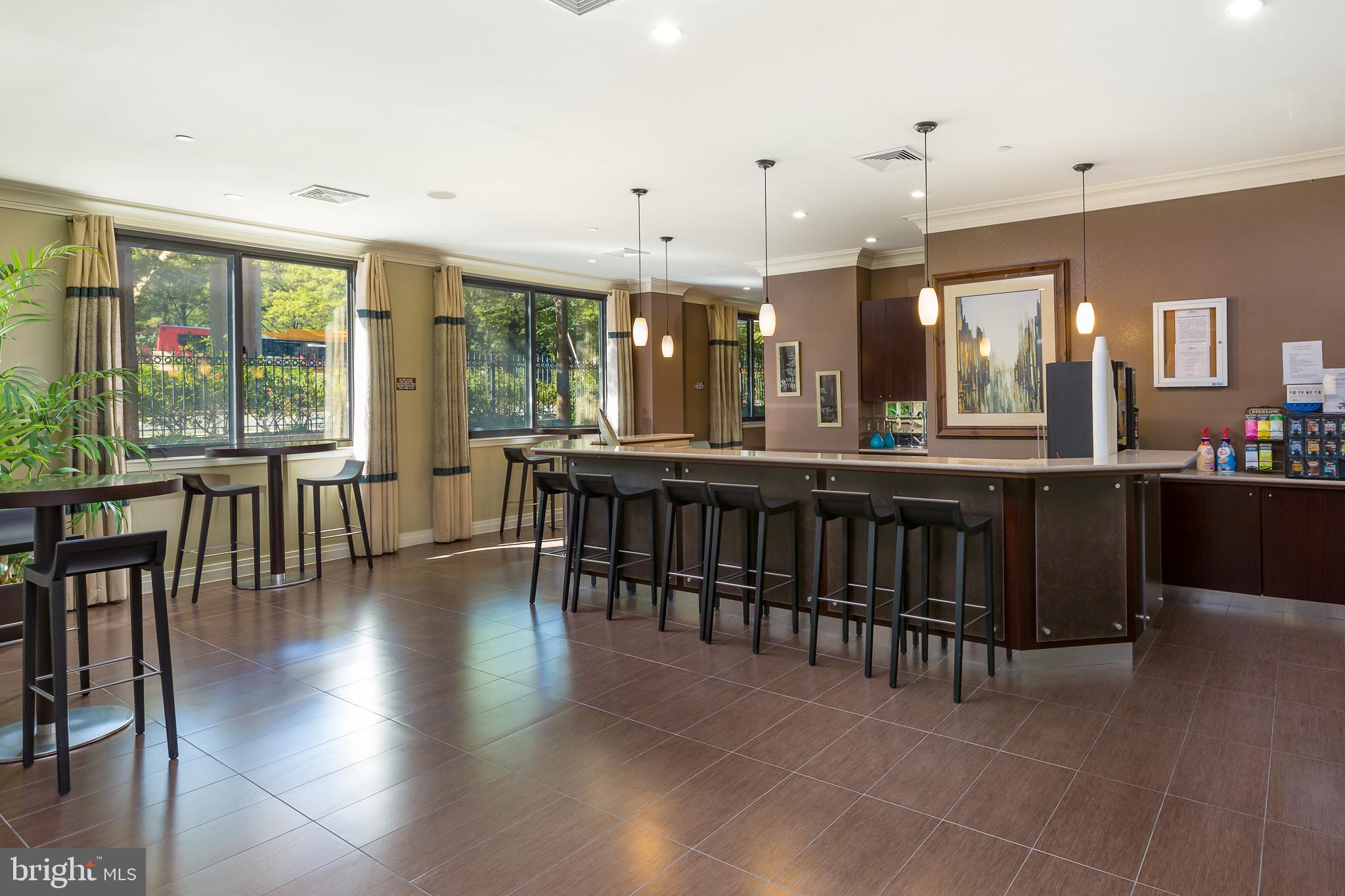 MIDTOWN ALEXANDRIA STATION CONDOMINIUM - Residential