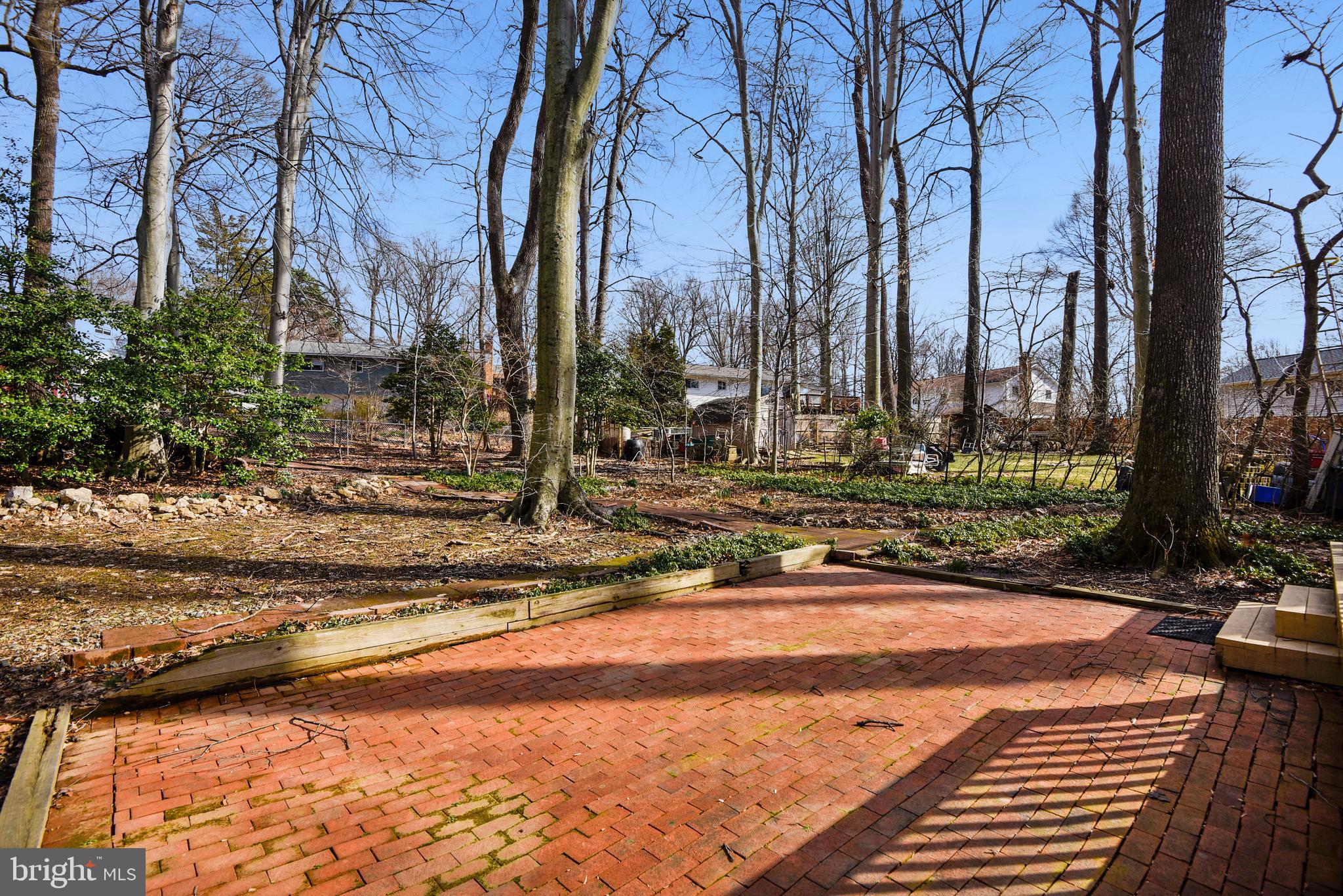 BEL PRE WOODS - Residential
