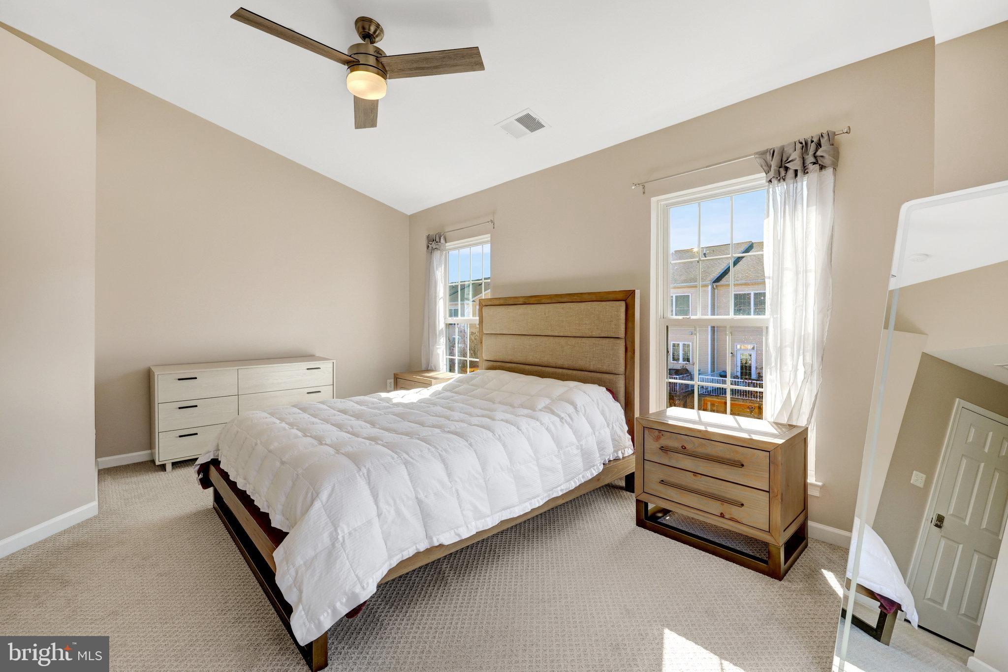 SOUTH RIDING - Residential