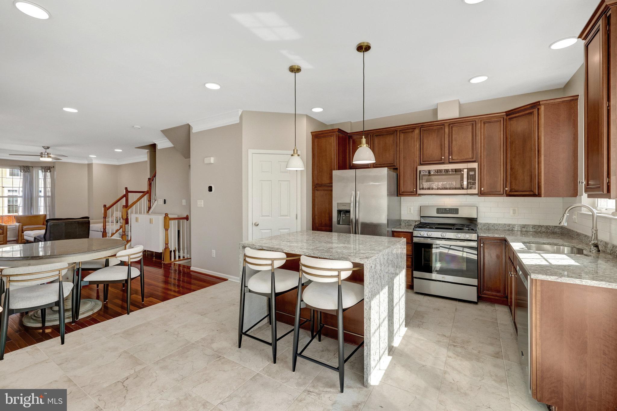 SOUTH RIDING - Residential