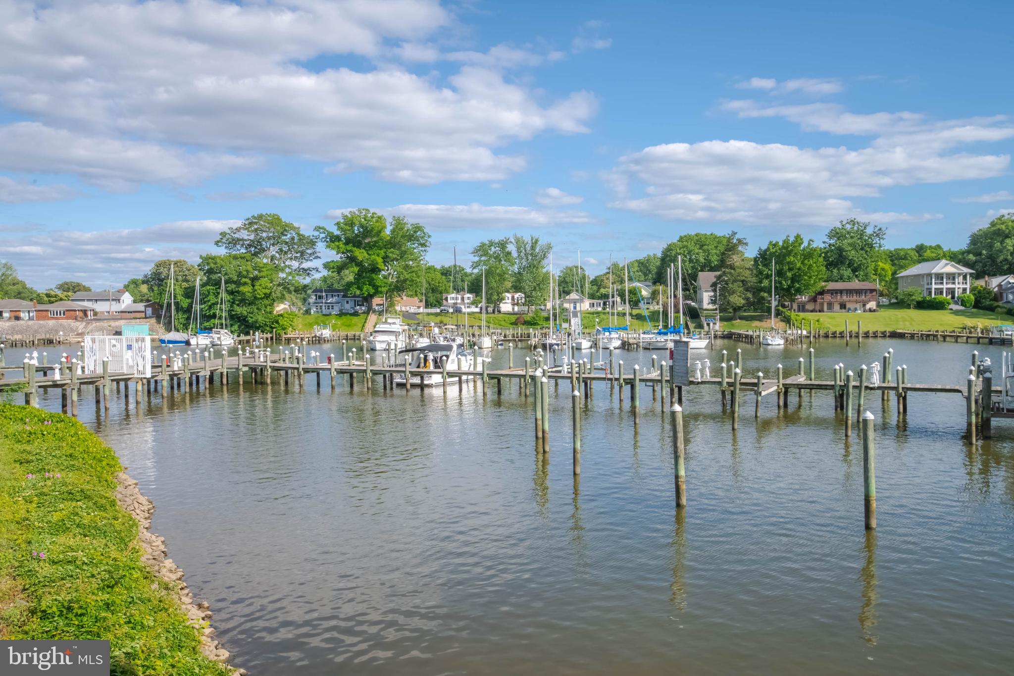 HOPEWELL POINTE - Residential
