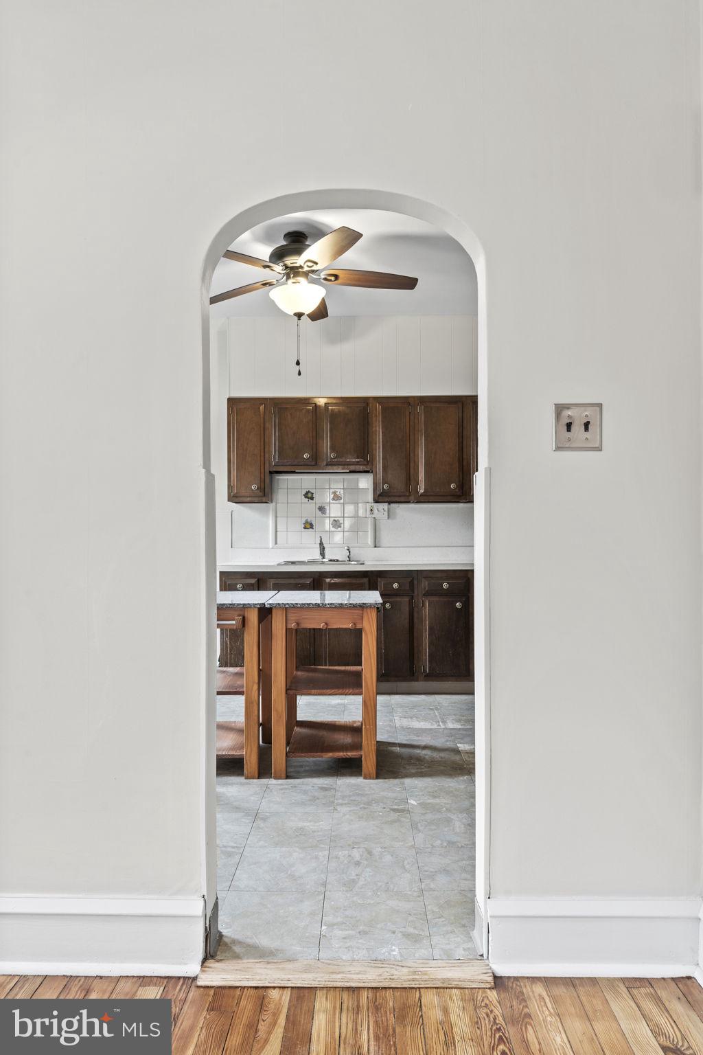 BRIDESBURG - Residential