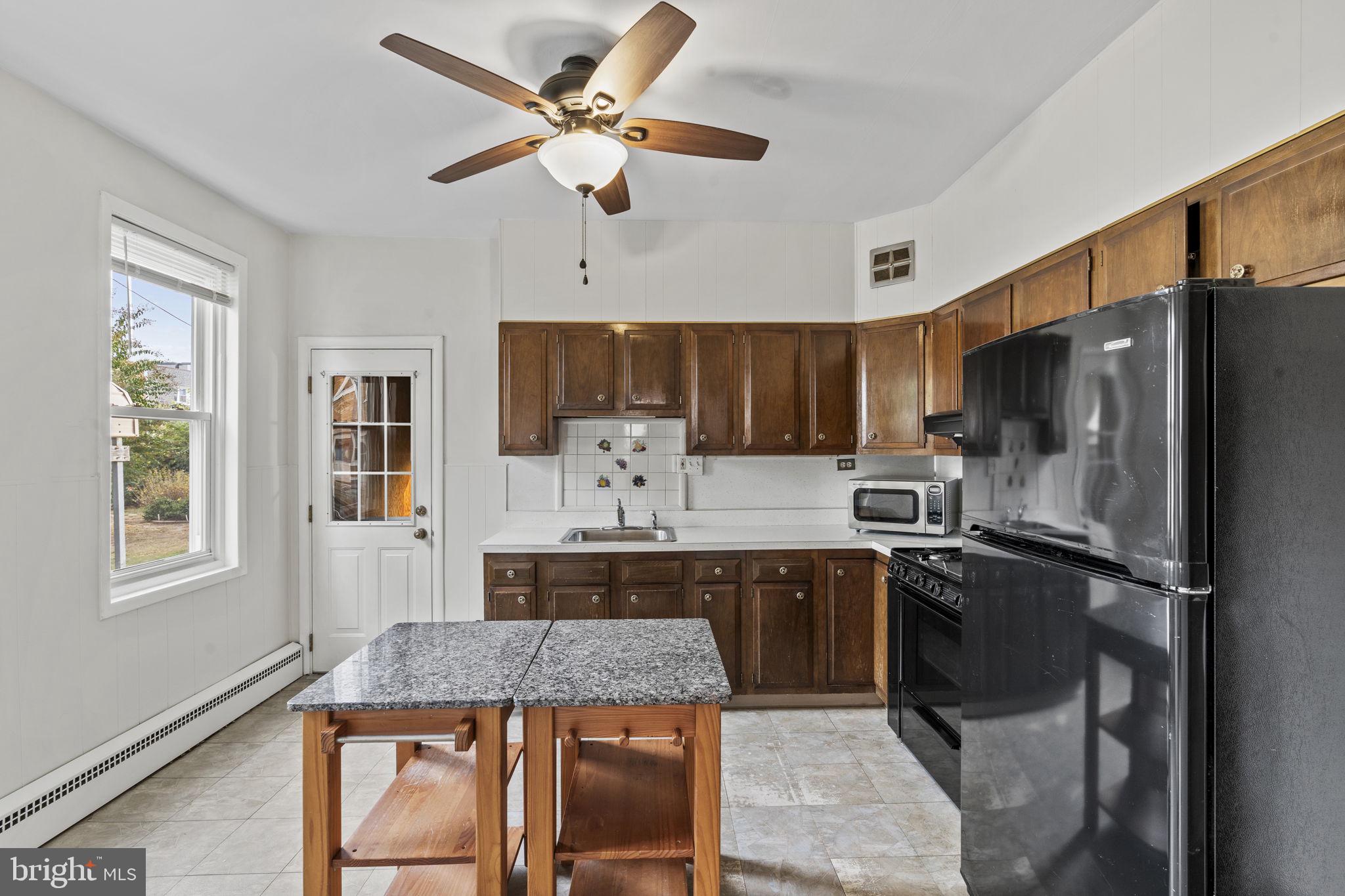 BRIDESBURG - Residential
