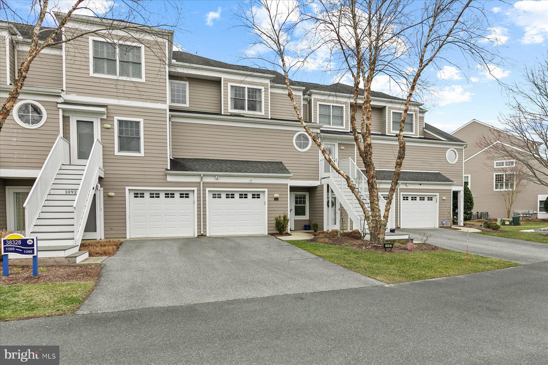 BAYVILLE SHORES - Residential