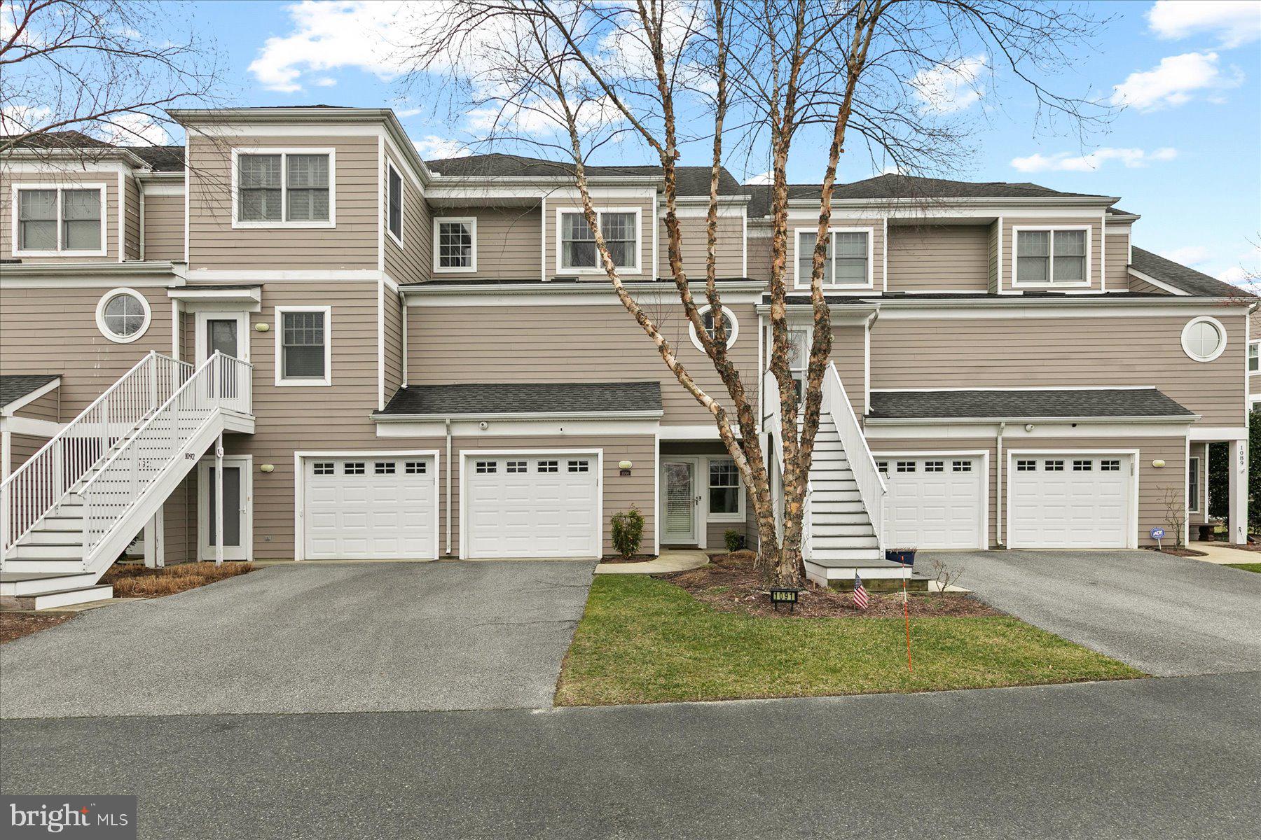 BAYVILLE SHORES - Residential