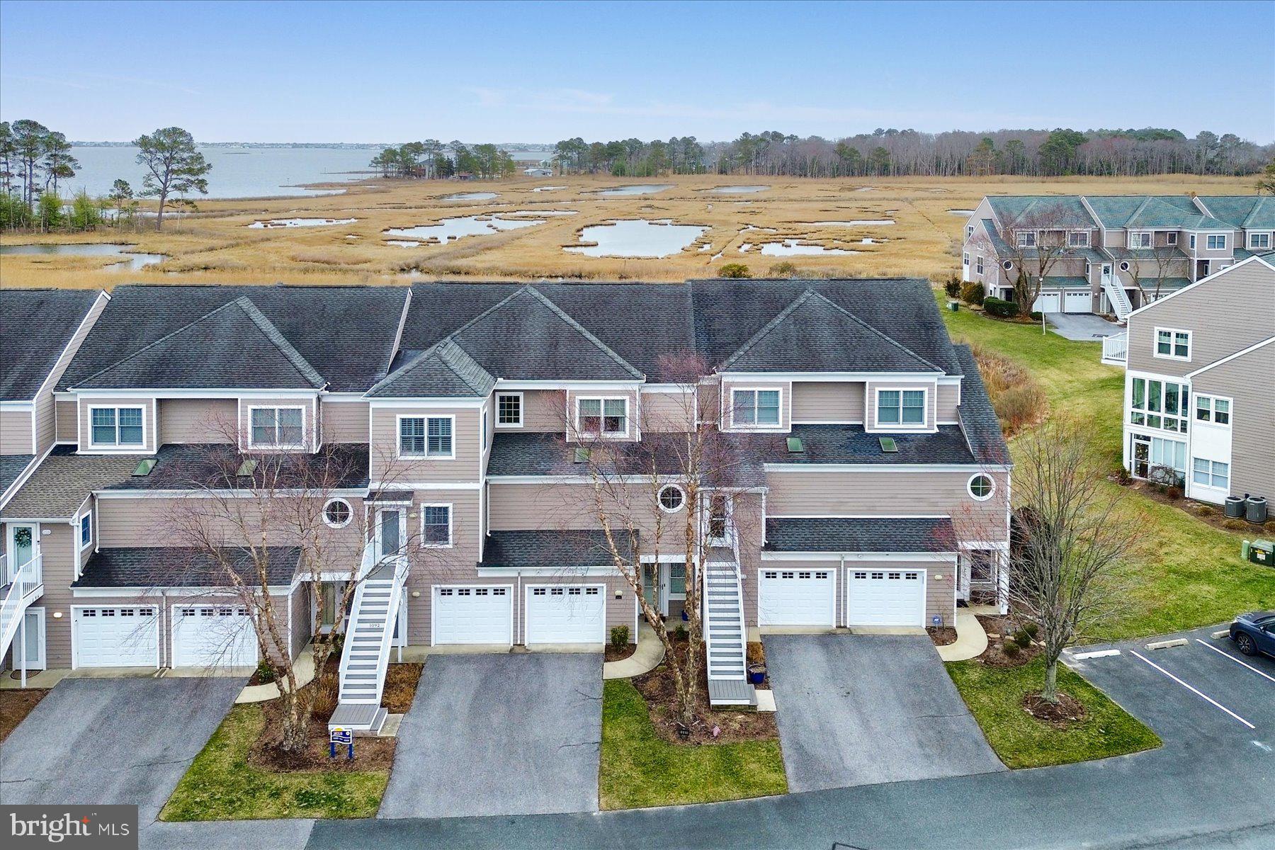 BAYVILLE SHORES - Residential