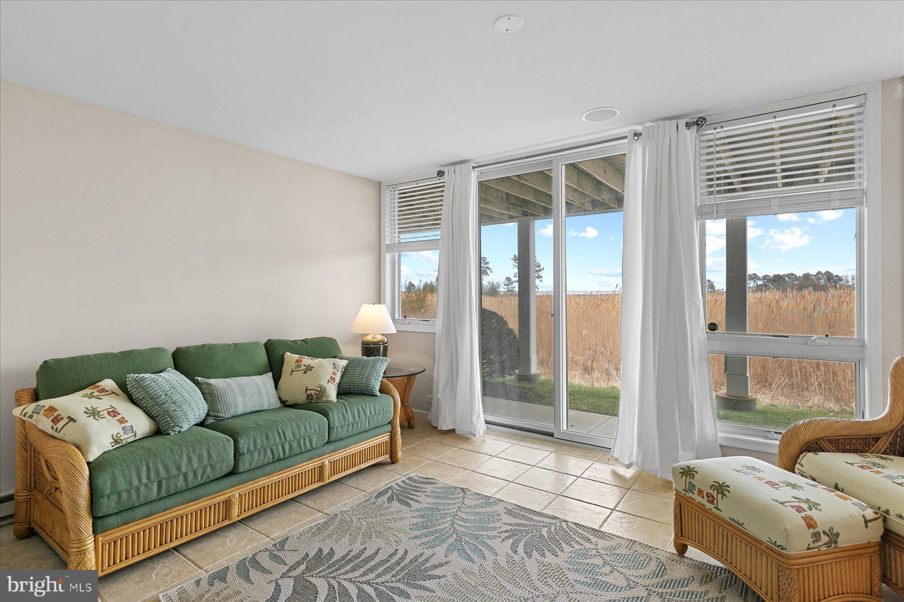 BAYVILLE SHORES - Residential