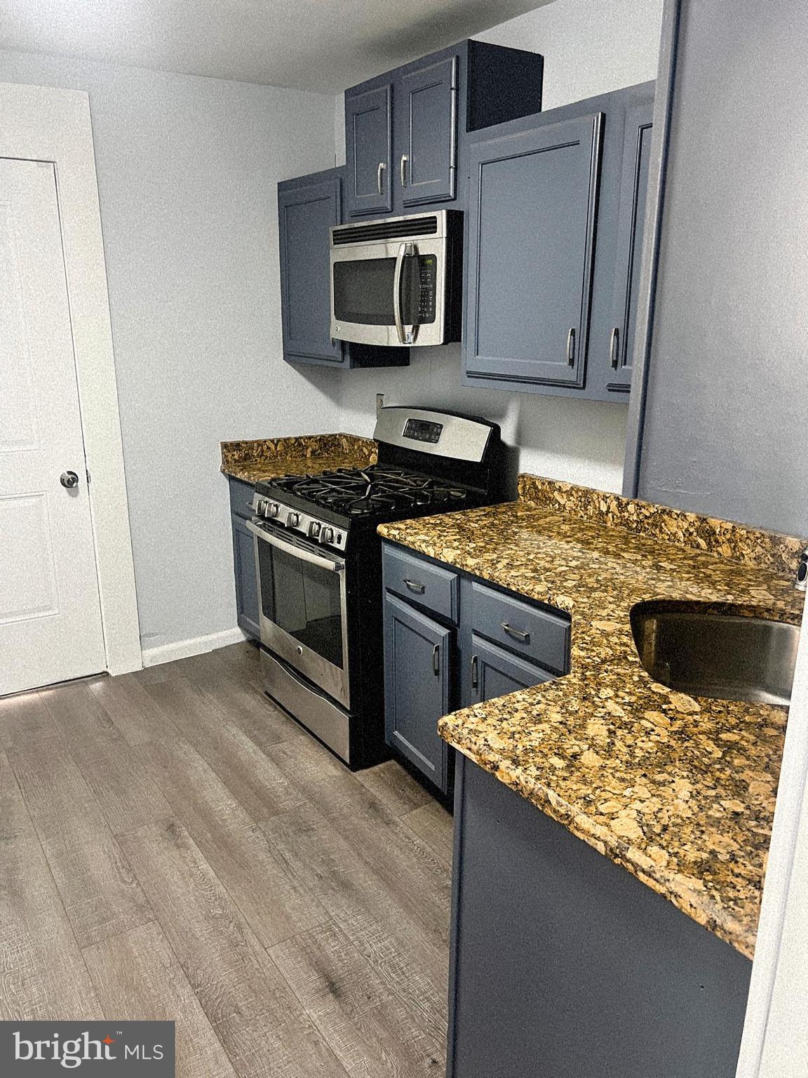 LAWNCREST - Residential
