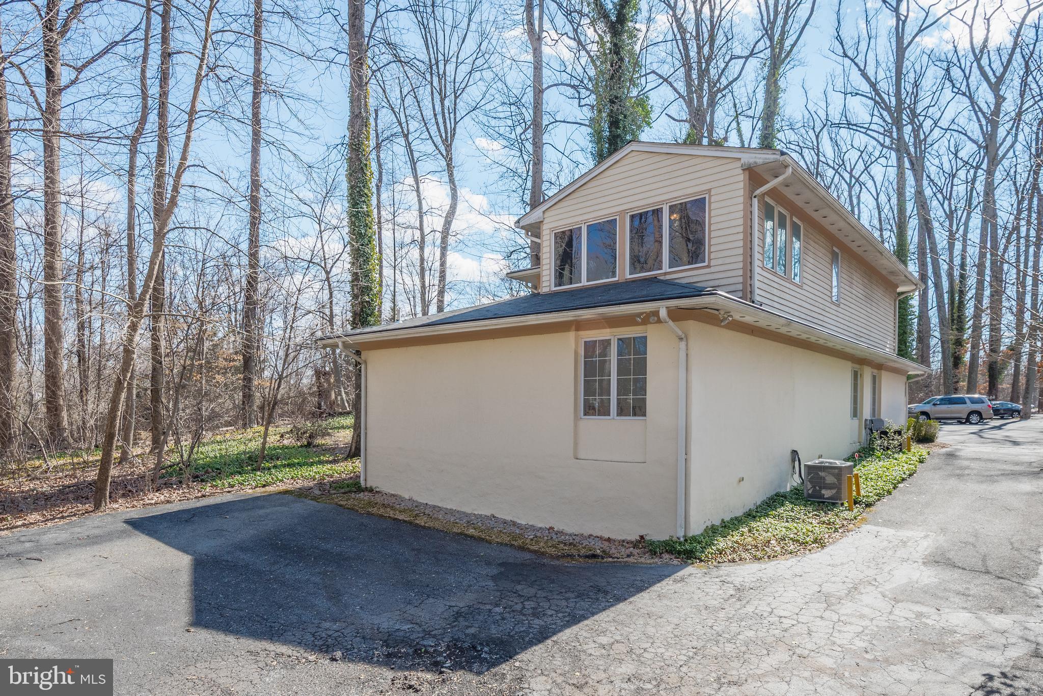 OLNEY - Commercial Sale