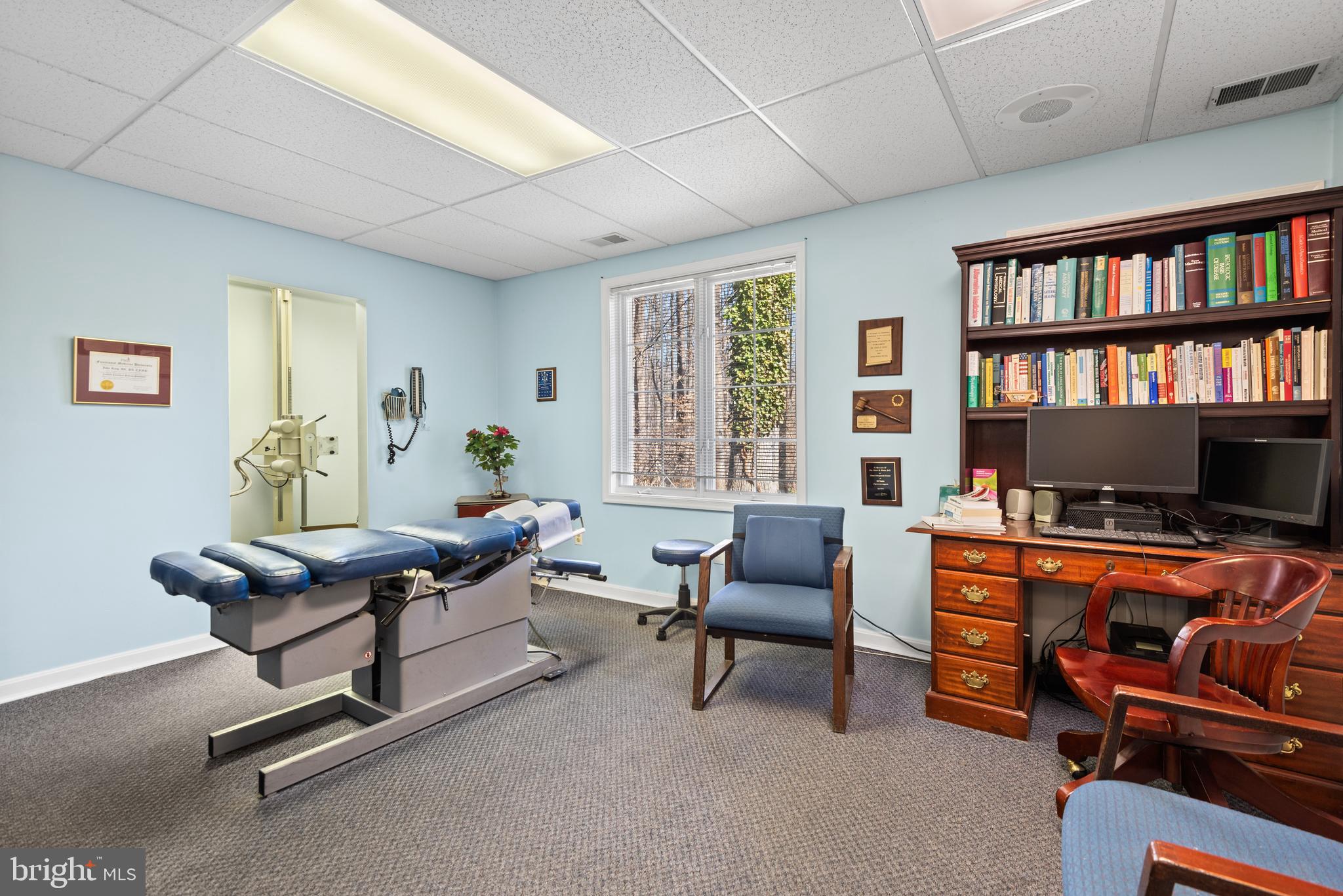 OLNEY - Commercial Sale