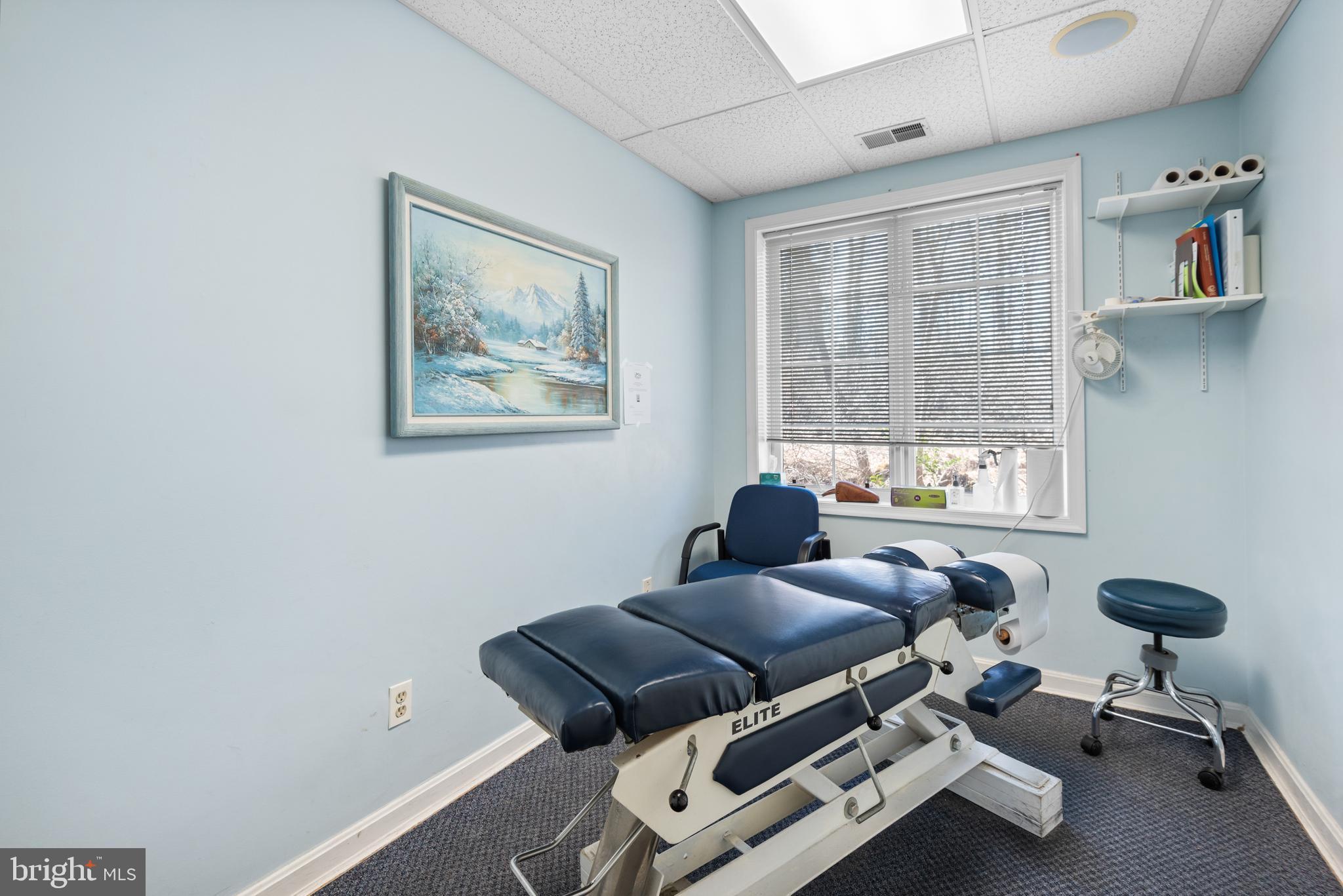 OLNEY - Commercial Sale