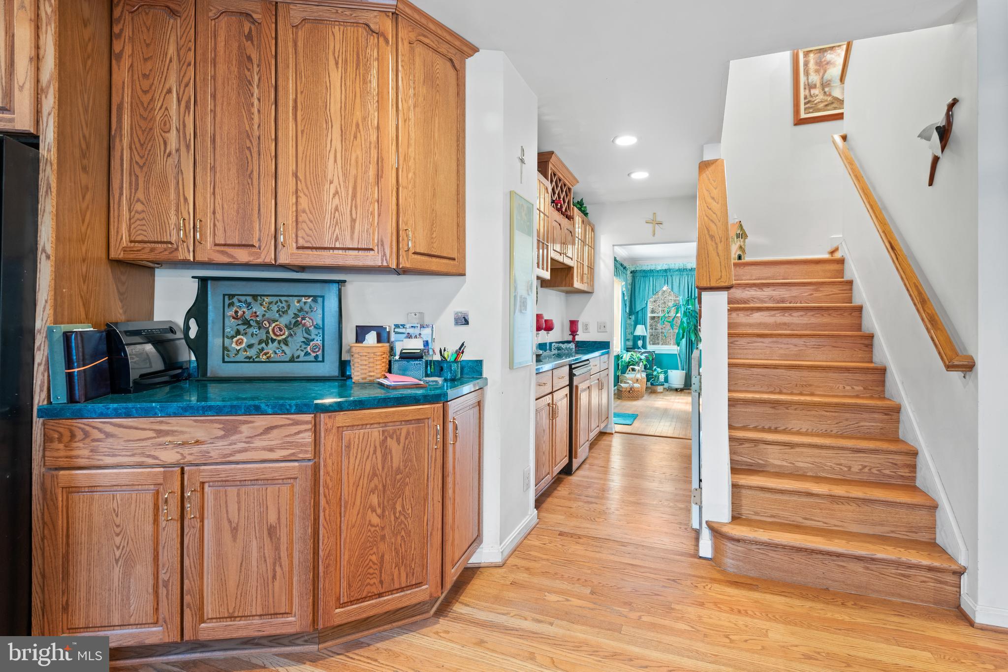 OLNEY - Commercial Sale