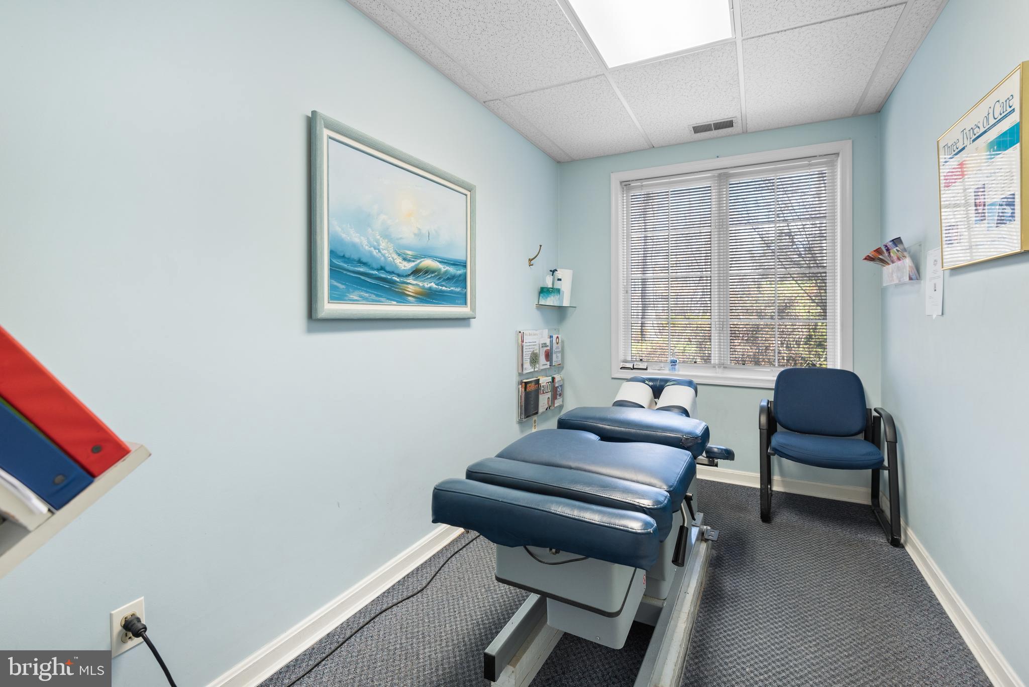OLNEY - Commercial Sale