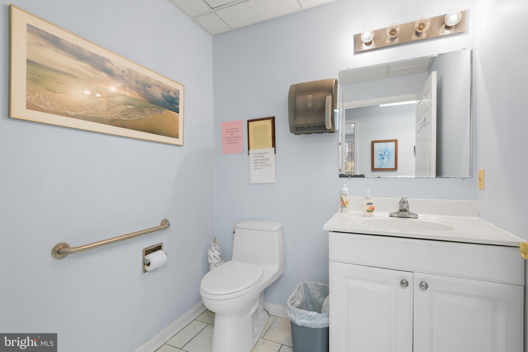 OLNEY - Commercial Sale