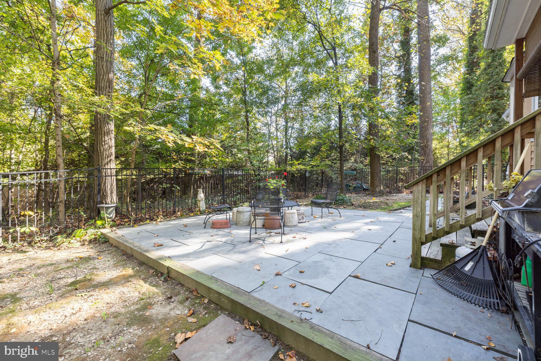 OLNEY - Commercial Sale
