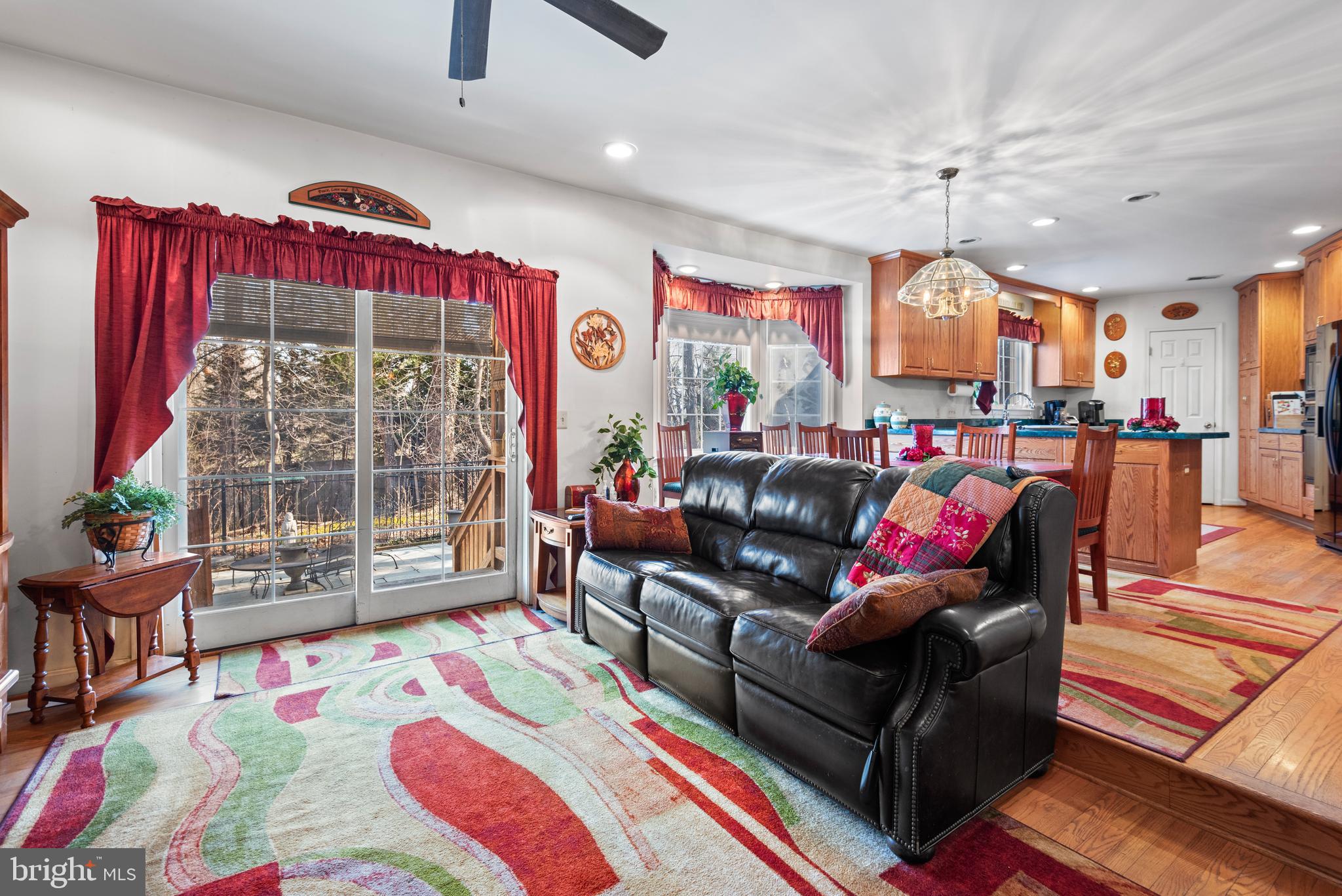 OLNEY - Commercial Sale