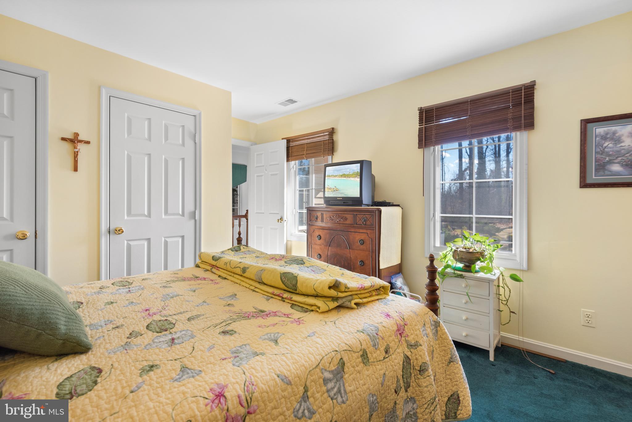 OLNEY - Commercial Sale