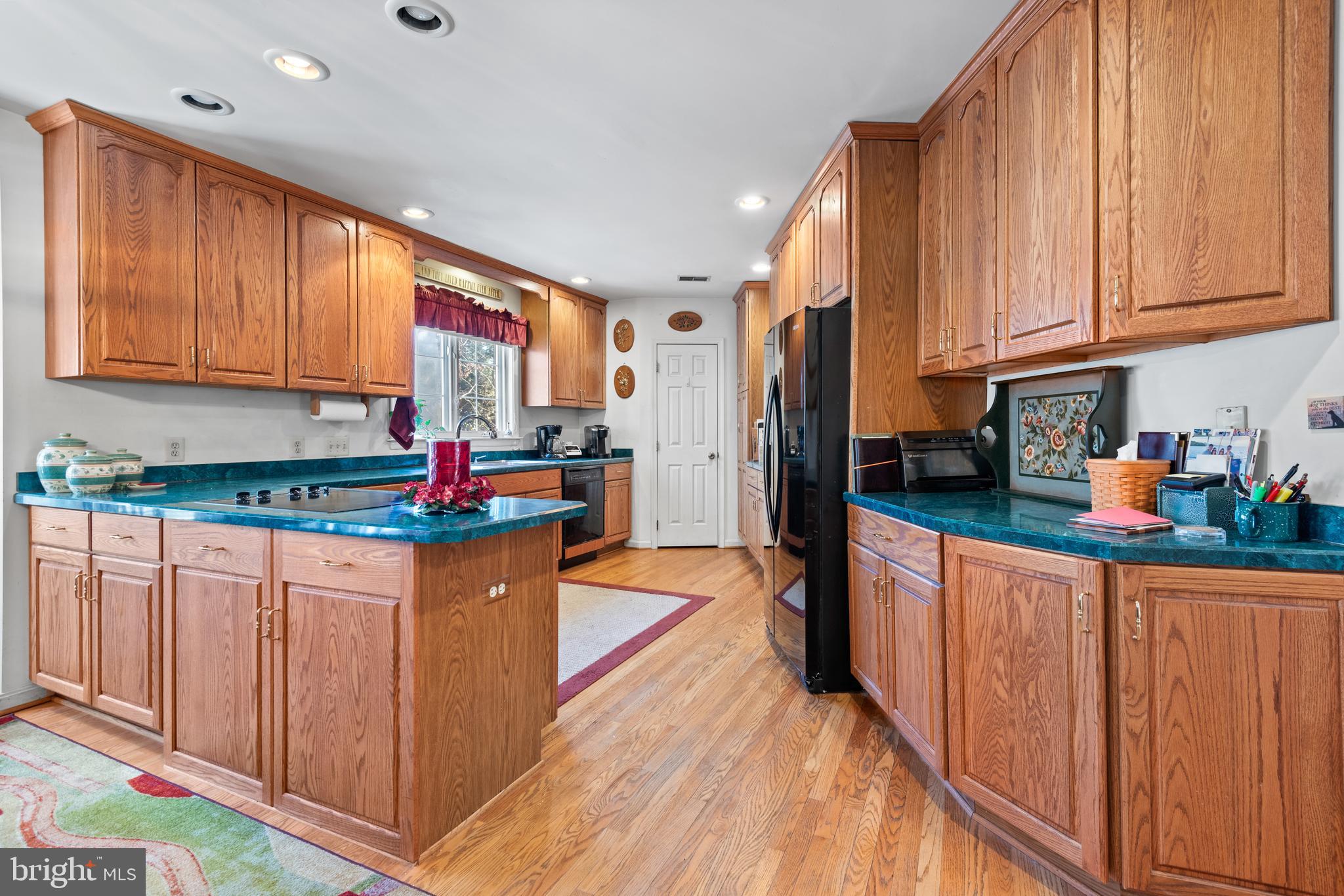 OLNEY - Commercial Sale