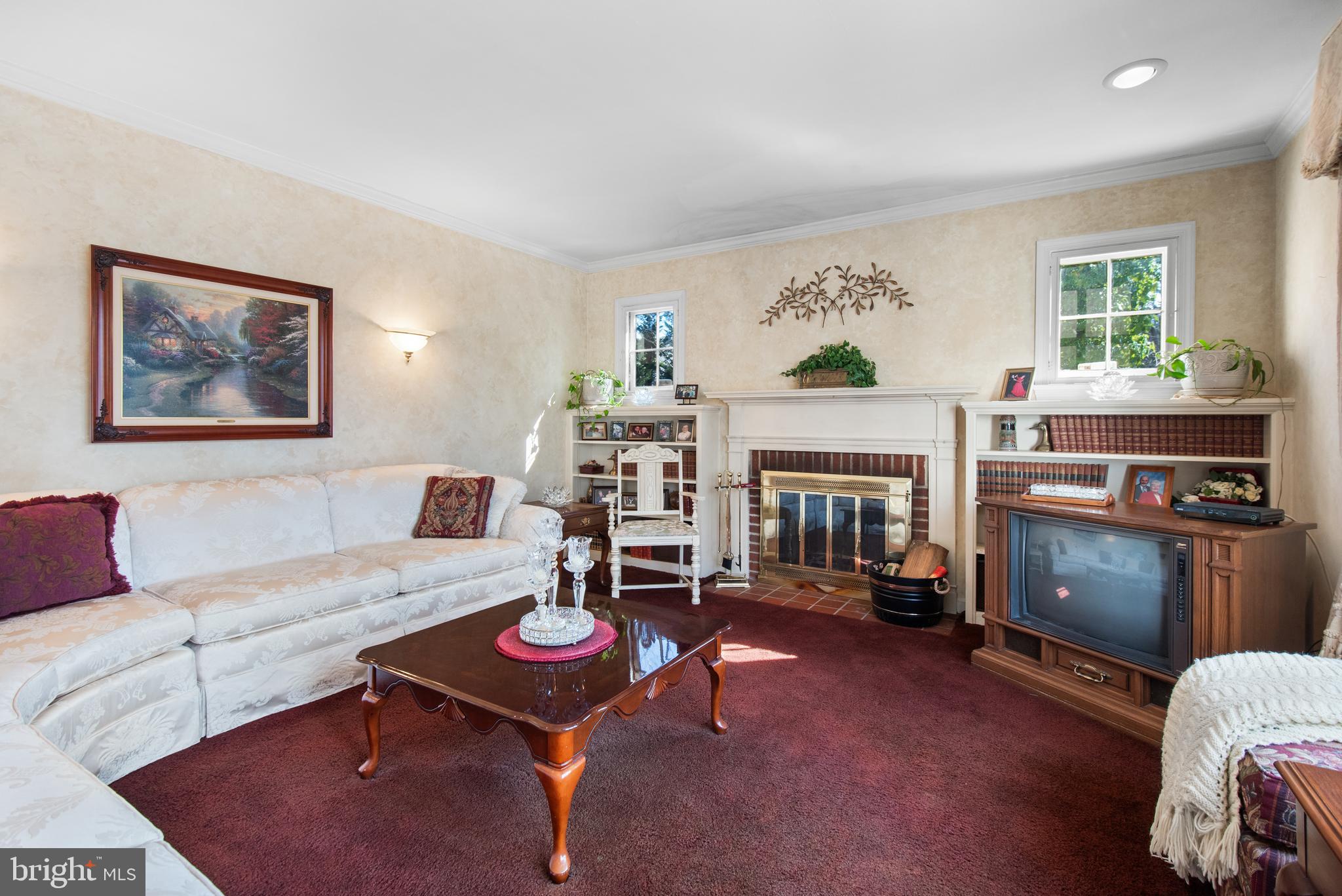 OLNEY - Commercial Sale
