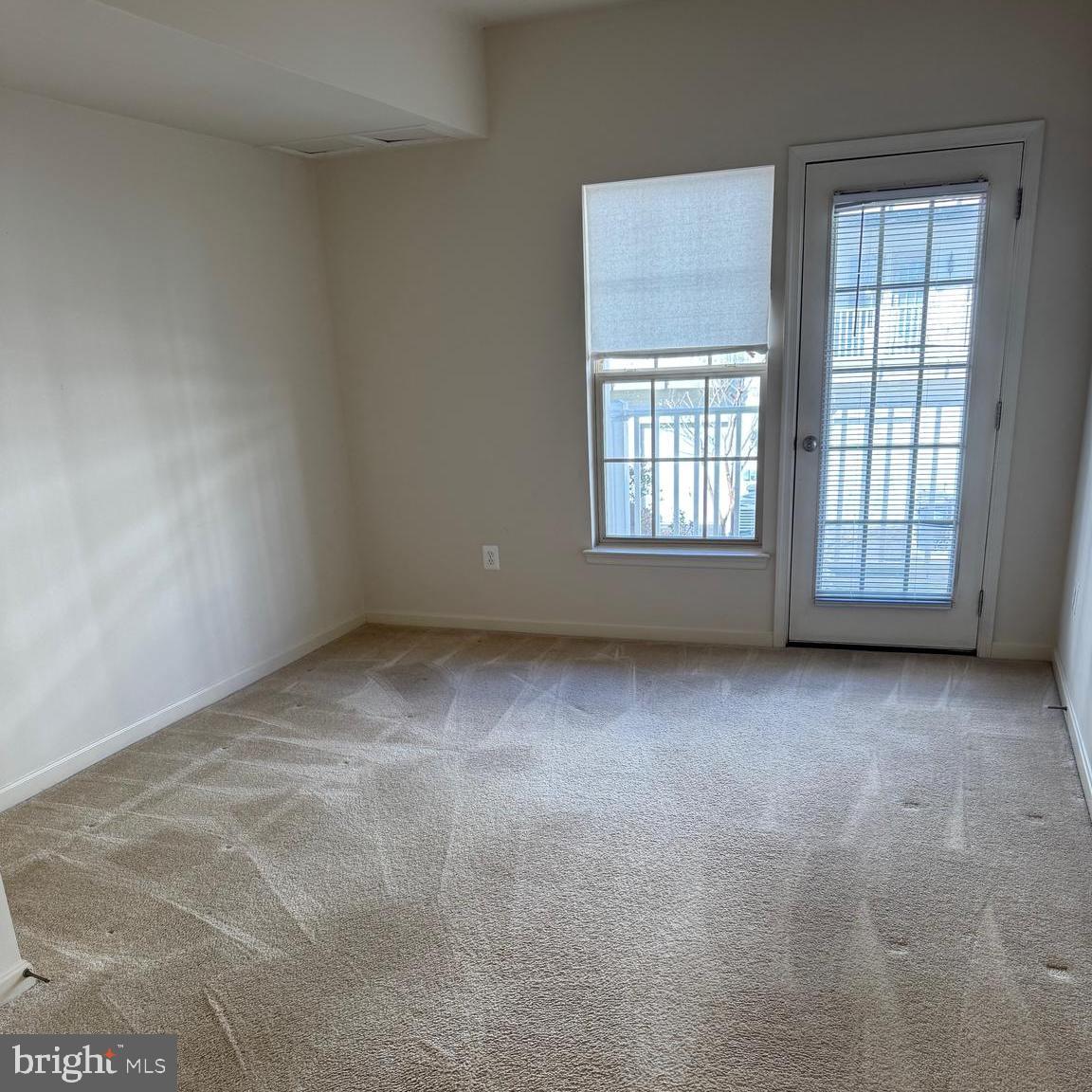 MADISON CRESCENT CONDOMINIUM - Residential Lease